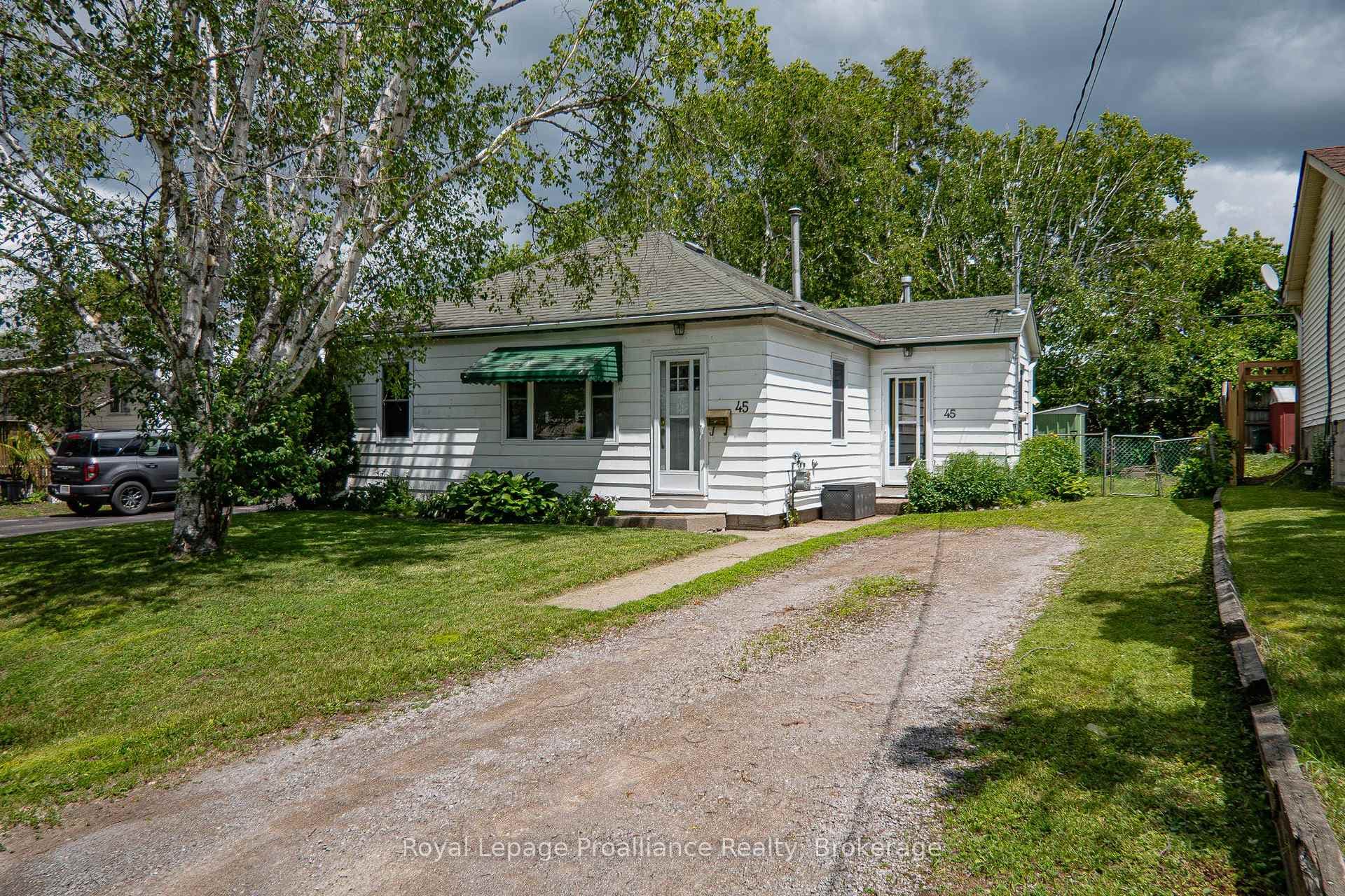 45 Valleyview Crescent photo 1