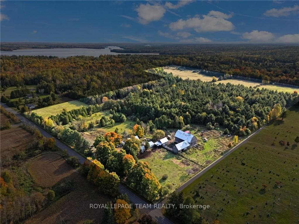 839 MCLACHLAN Road photo 5