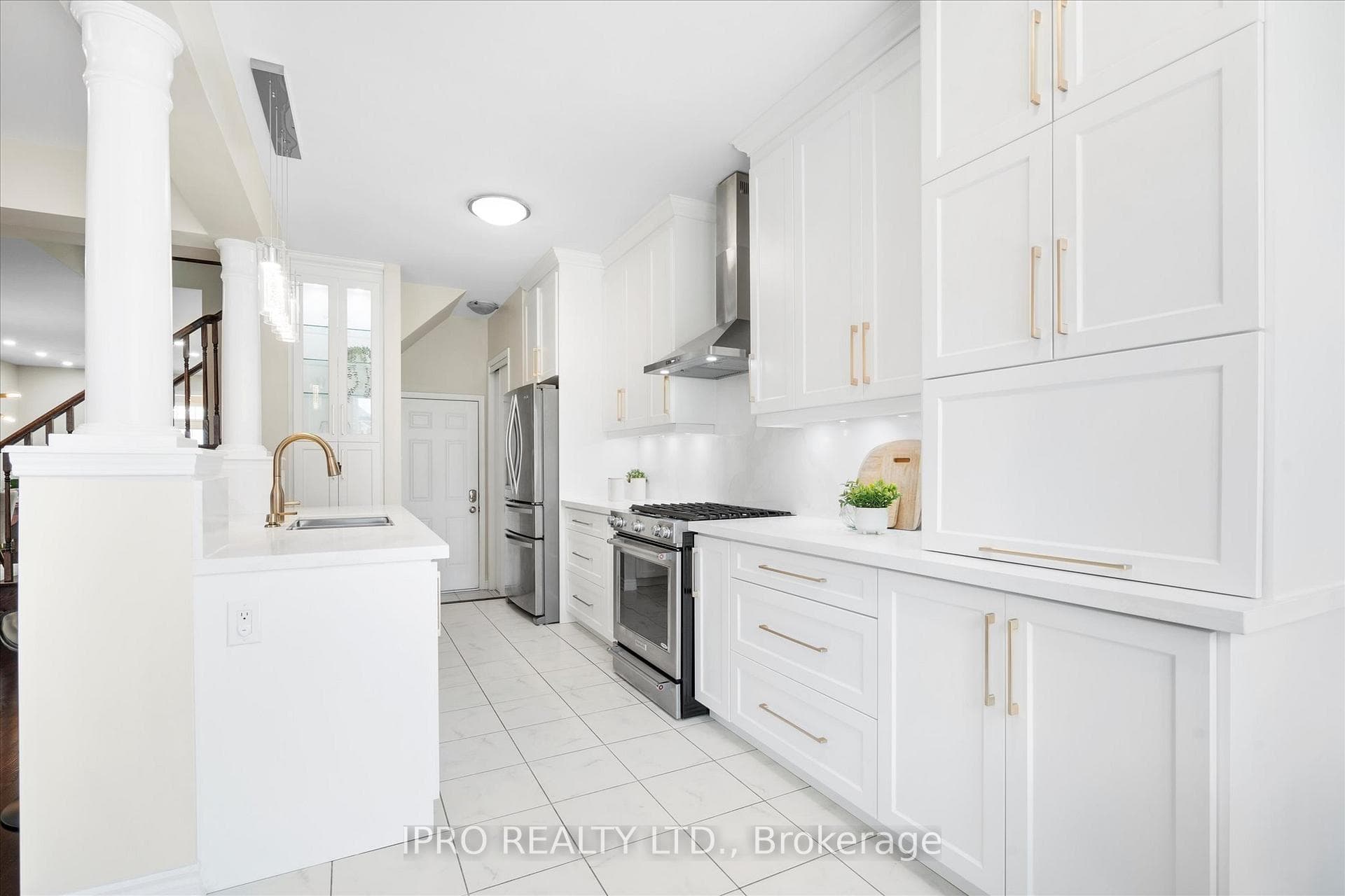 442 Grey Landing Drive photo 14
