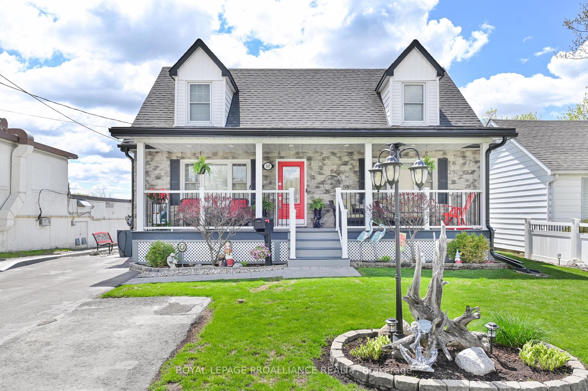 107 Bay Drive photo 1