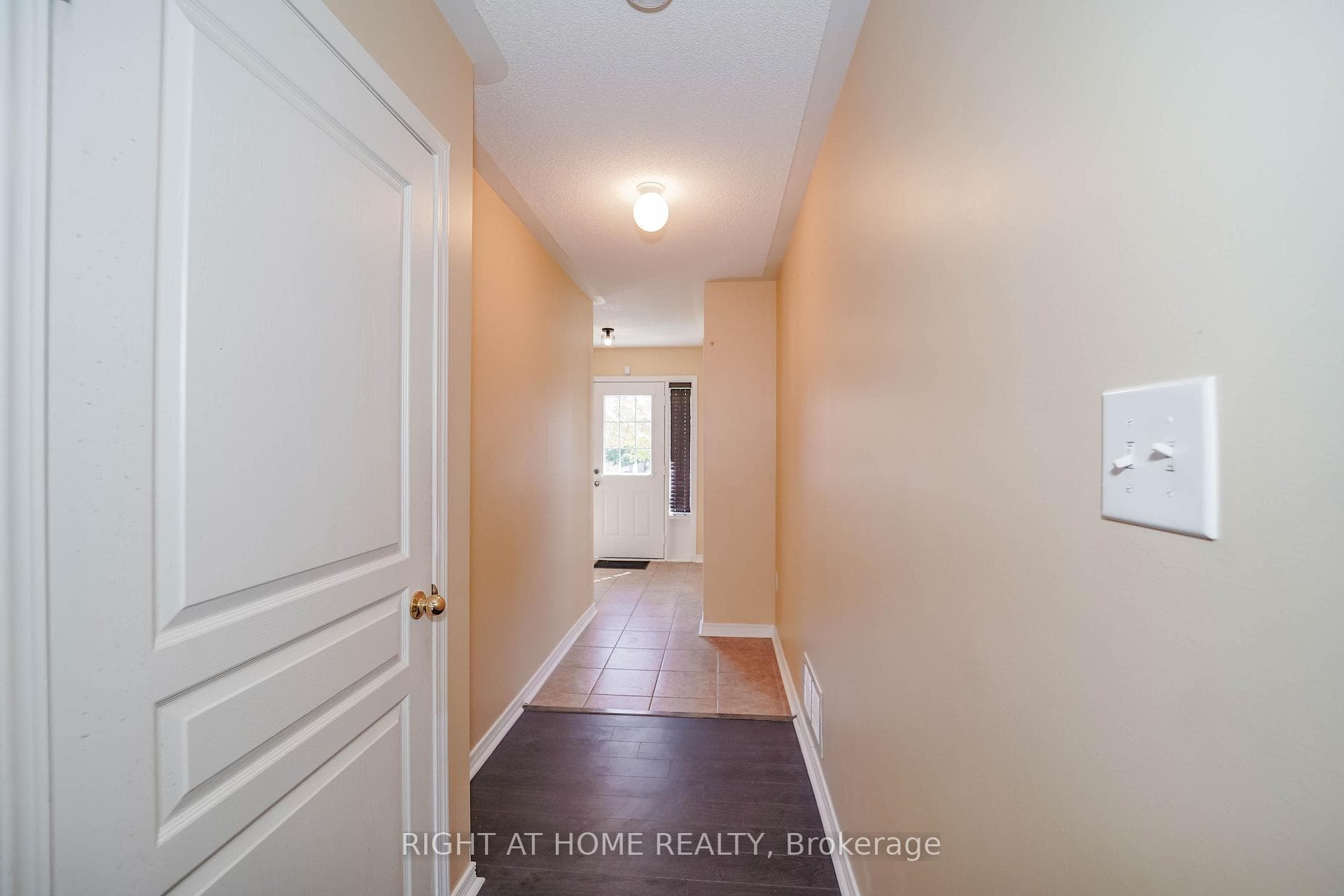 48 Curran Hall Crescent photo 14