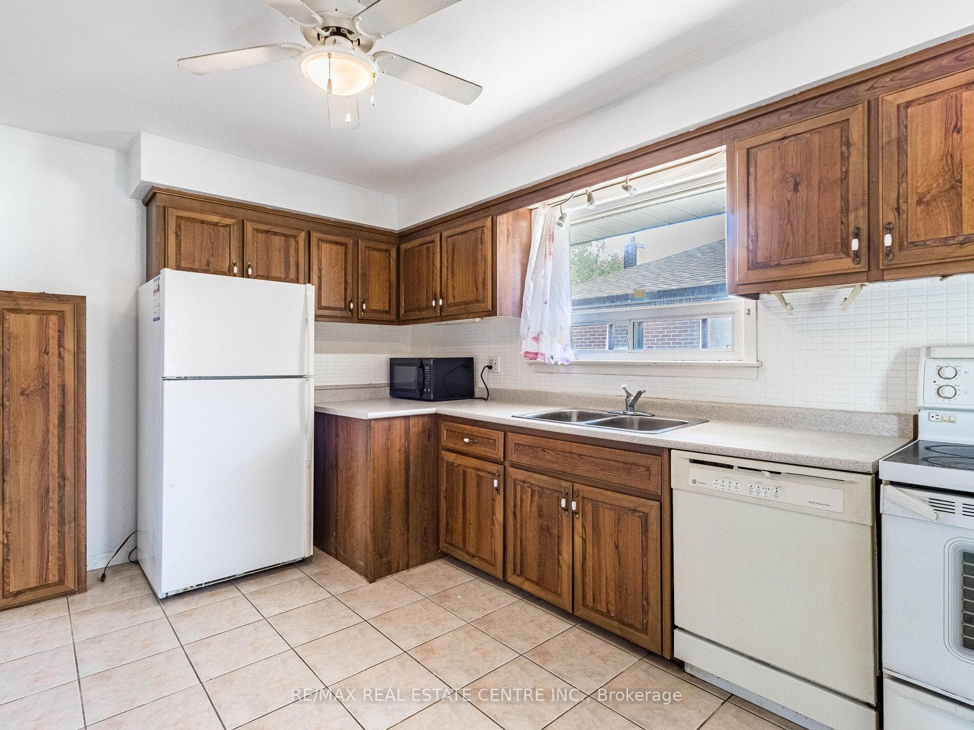 127 Cabot Street photo 2