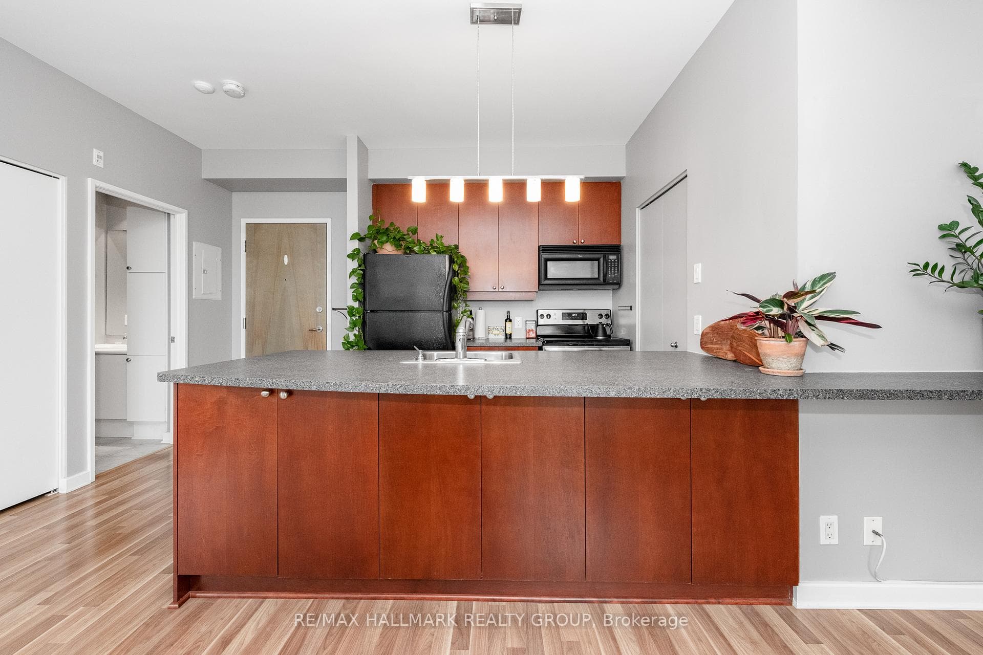 150 CAROLINE Avenue Unit 306 photo 7