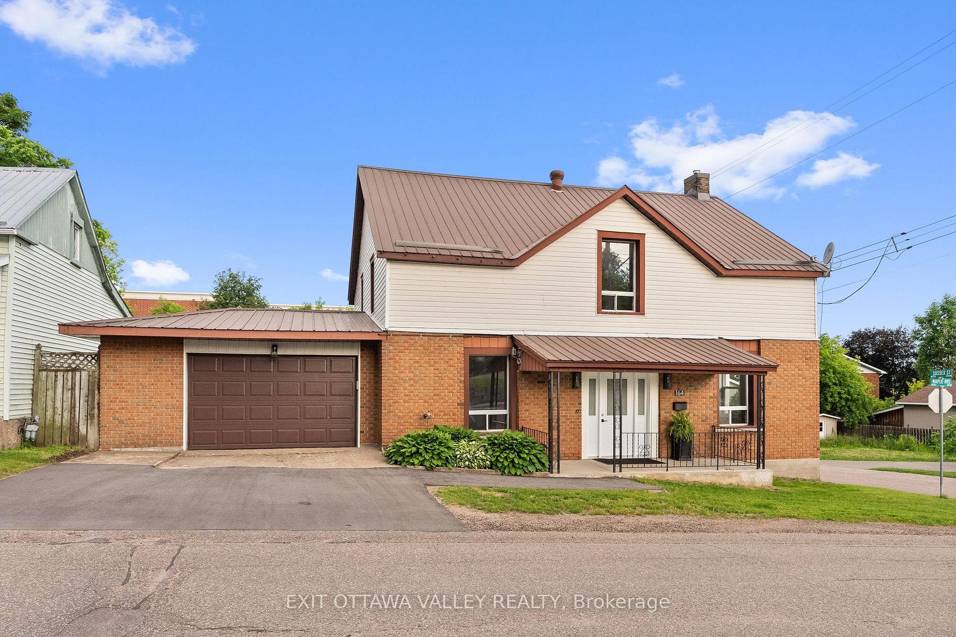 164 Maple Avenue photo 2
