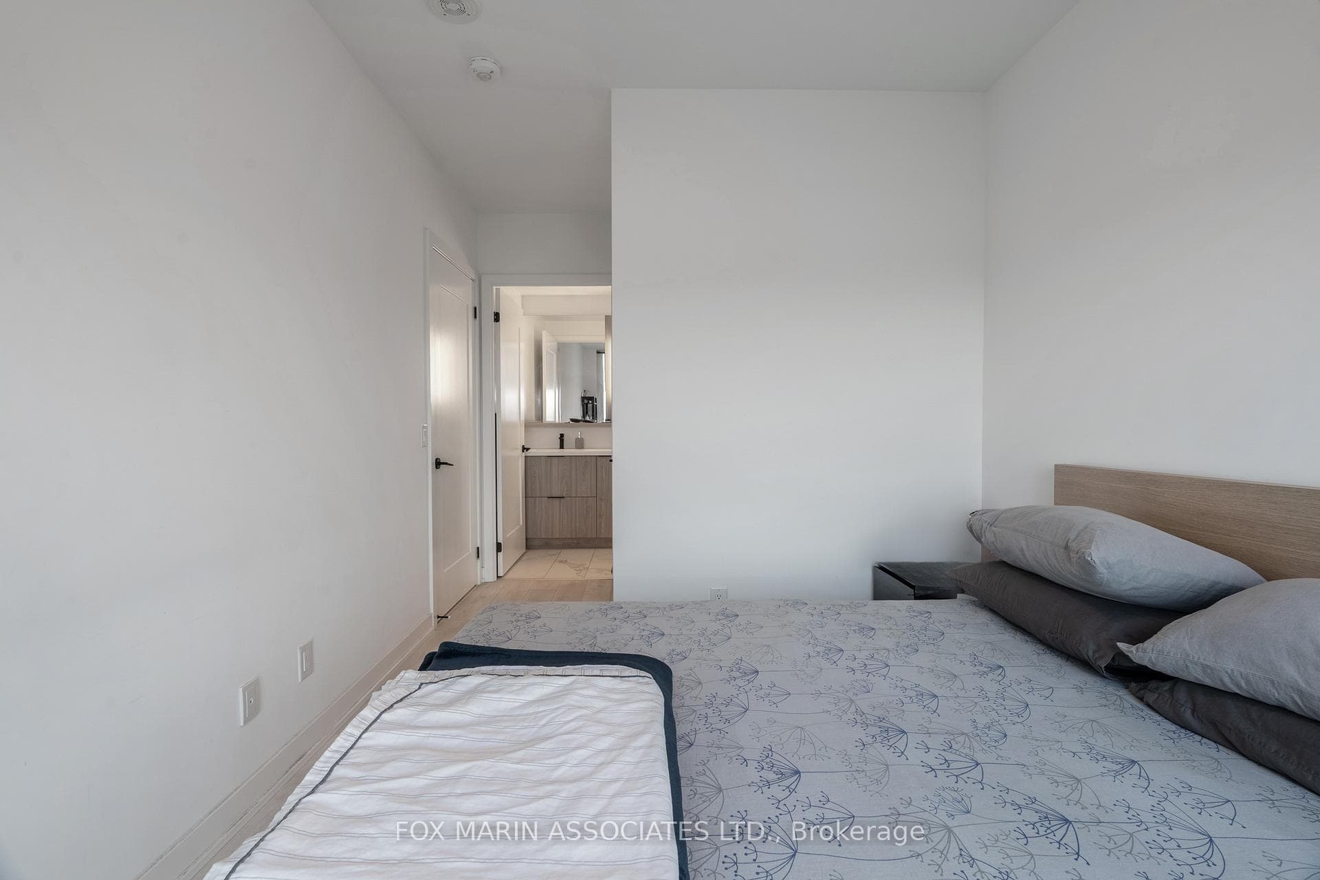 5 Defries Street Unit 1104 photo 13