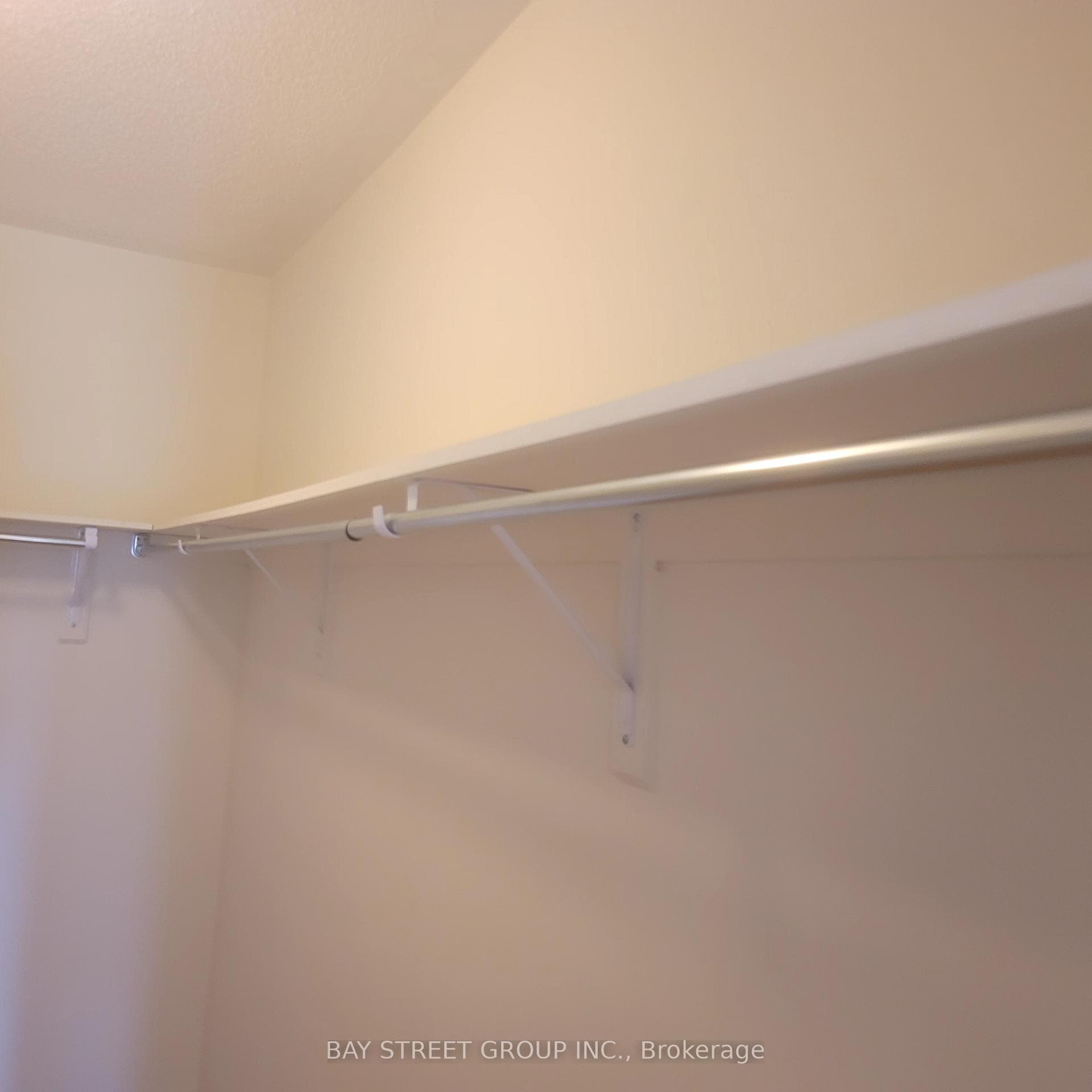 43 Herefordshire Crescent Unit 1 photo 25