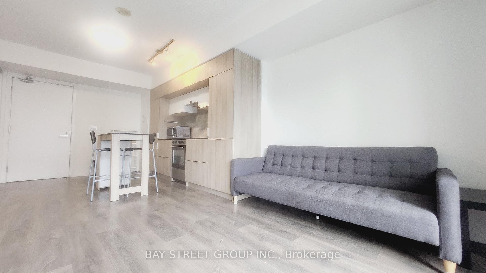 159 Dundas Street Unit 513 photo 8