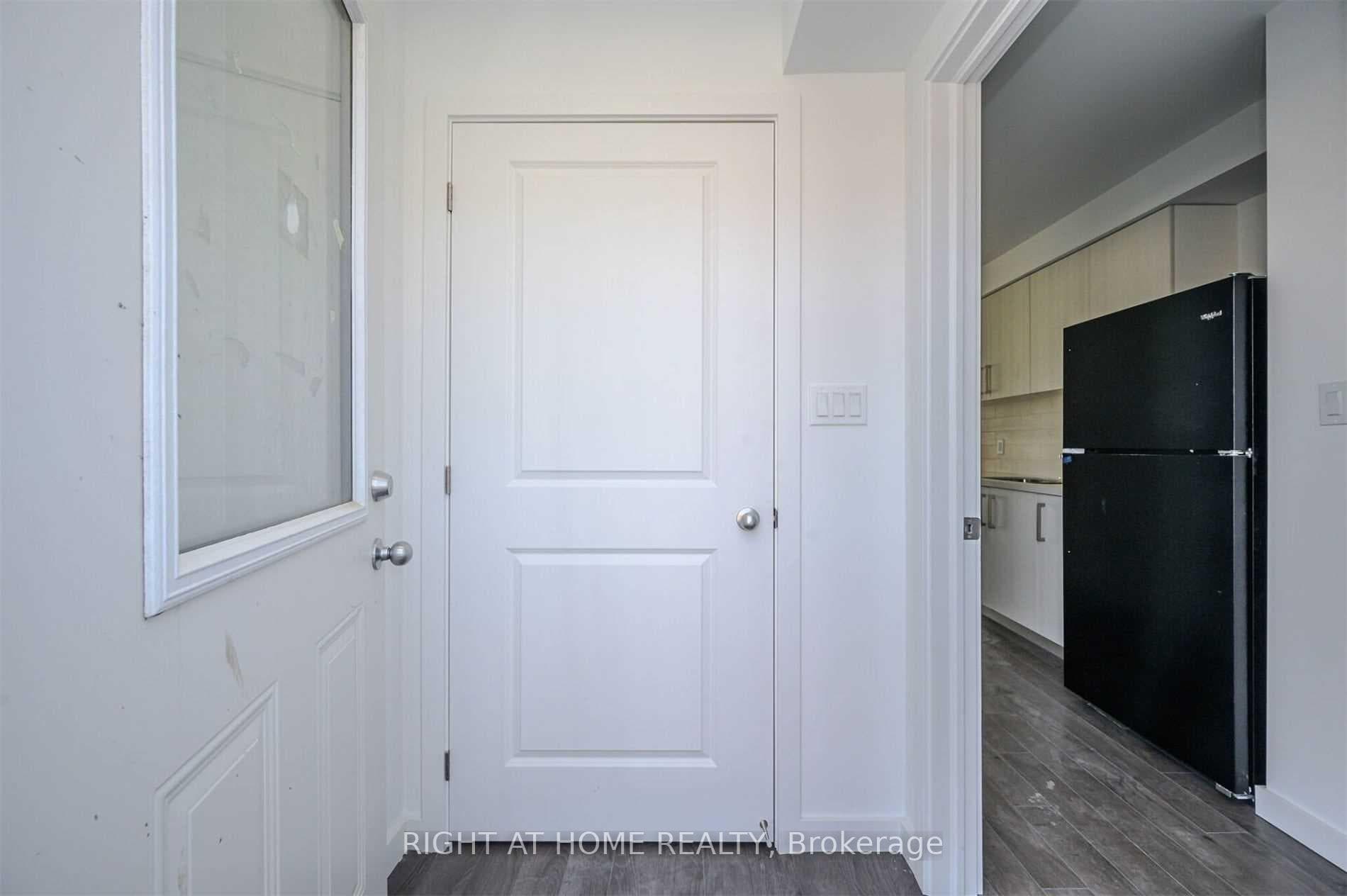 406 Alberta Street photo 11
