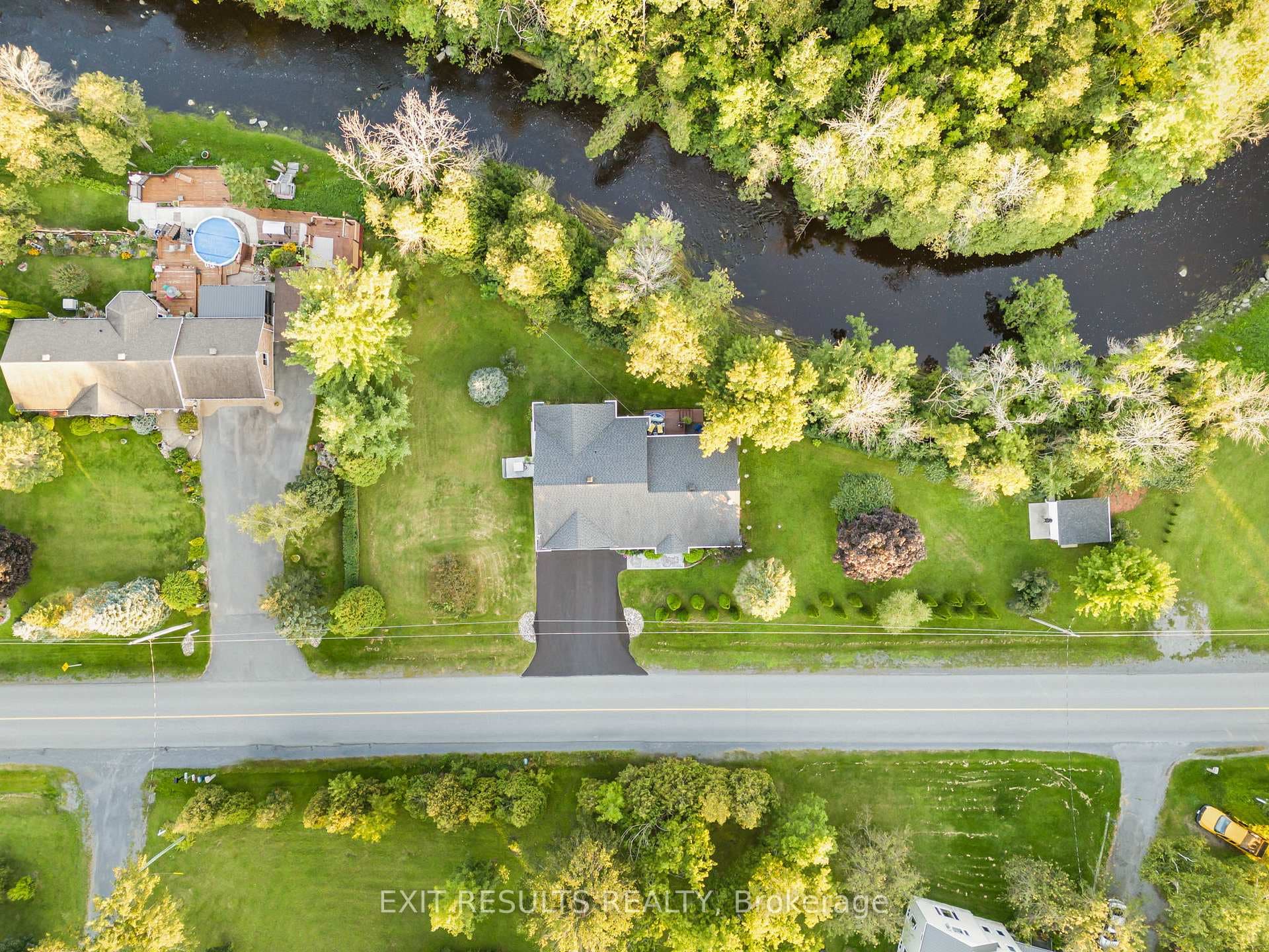 17568 Island Road photo 32