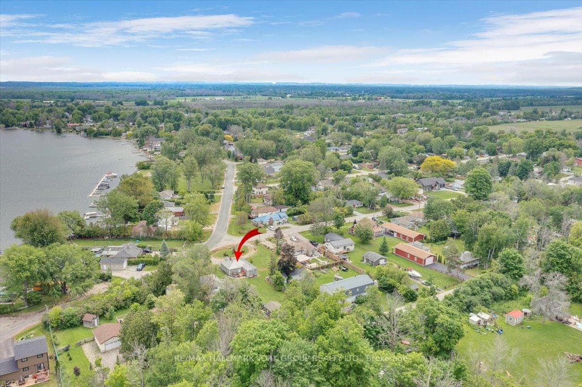 21 Lakeshore Road photo 2