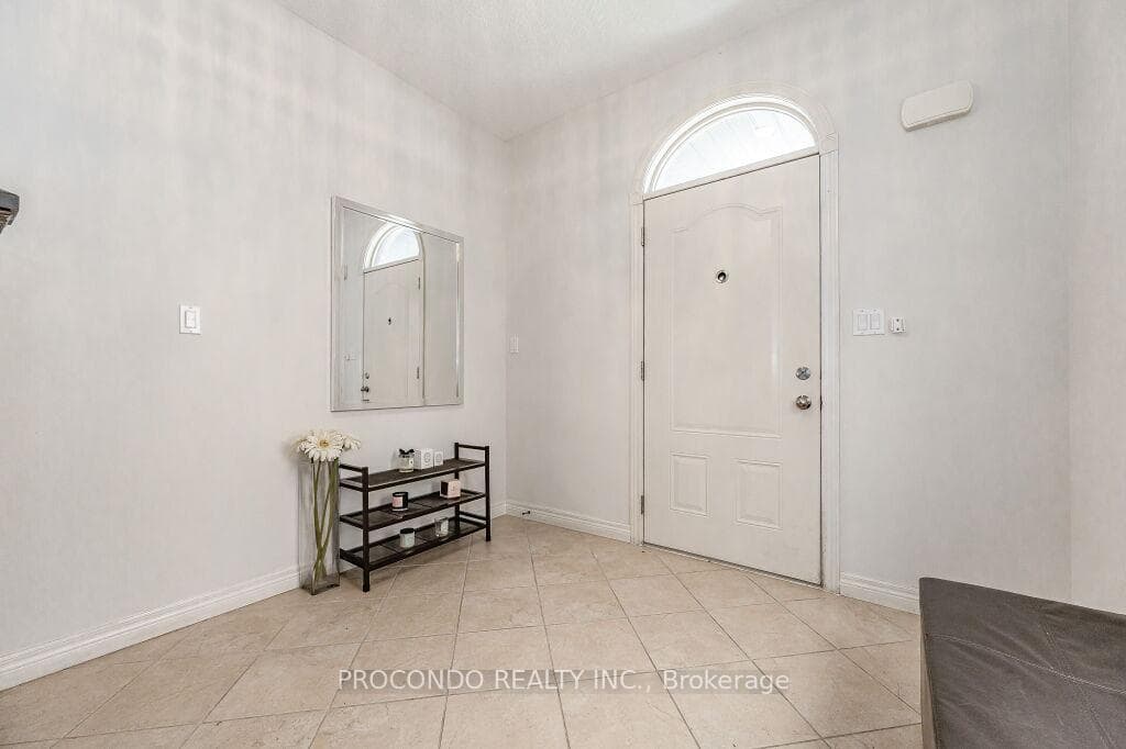 357 Westpark Crescent photo 5