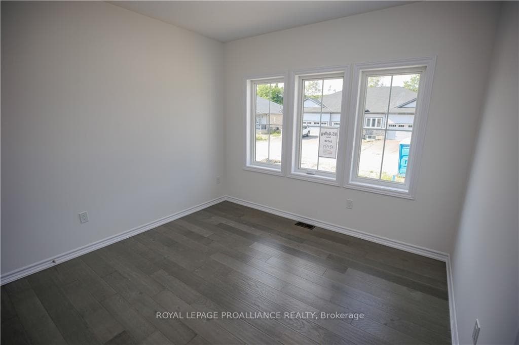 95 ADLEY Drive photo 12
