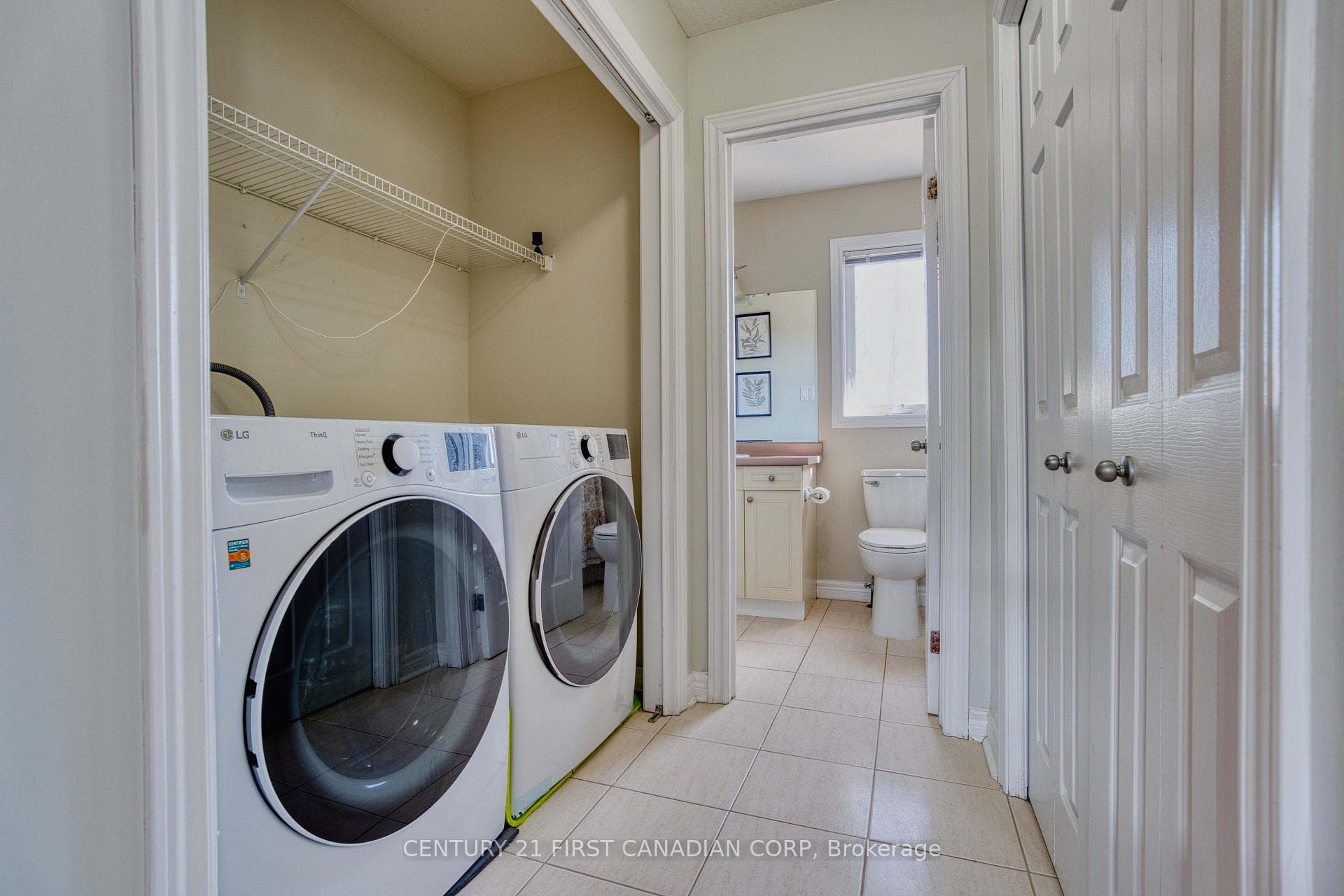 89 Mctaggart Court photo 30