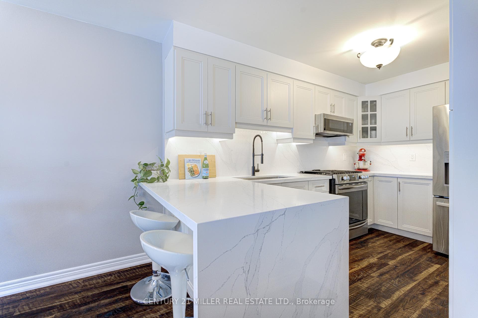 Quartz Waterfall Counter