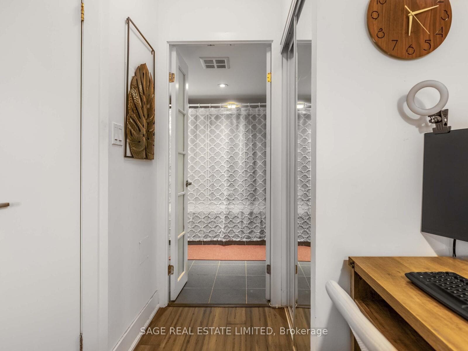 550 Queens Quay Unit 522 photo 20