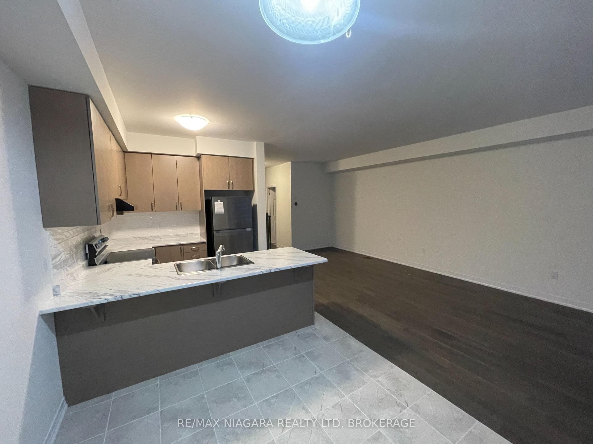 15 Peach Street Unit 20 photo 4