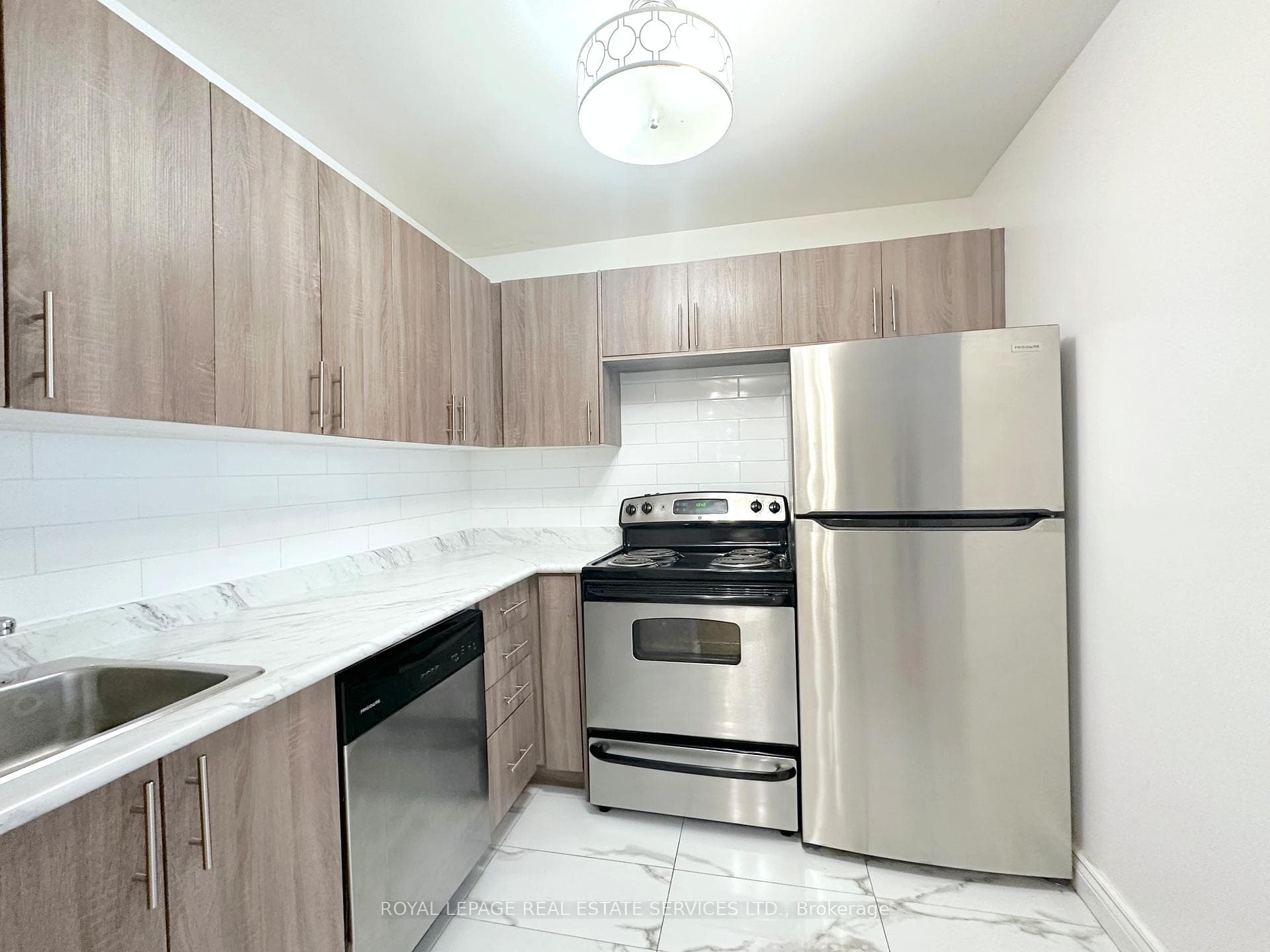 276 St Clair Avenue Unit 107 photo 2
