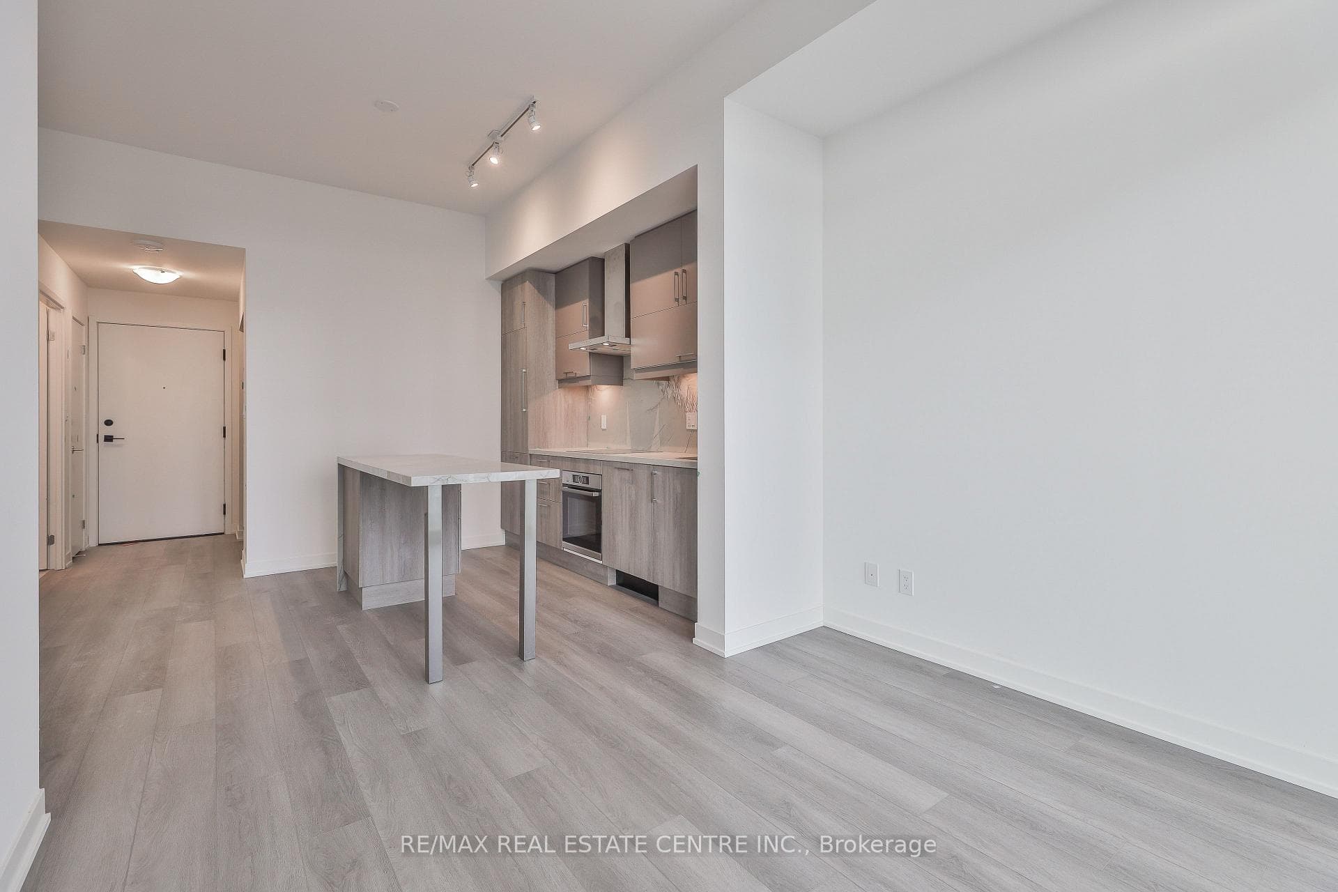 8119 Birchmount Road Unit A1803 photo 4