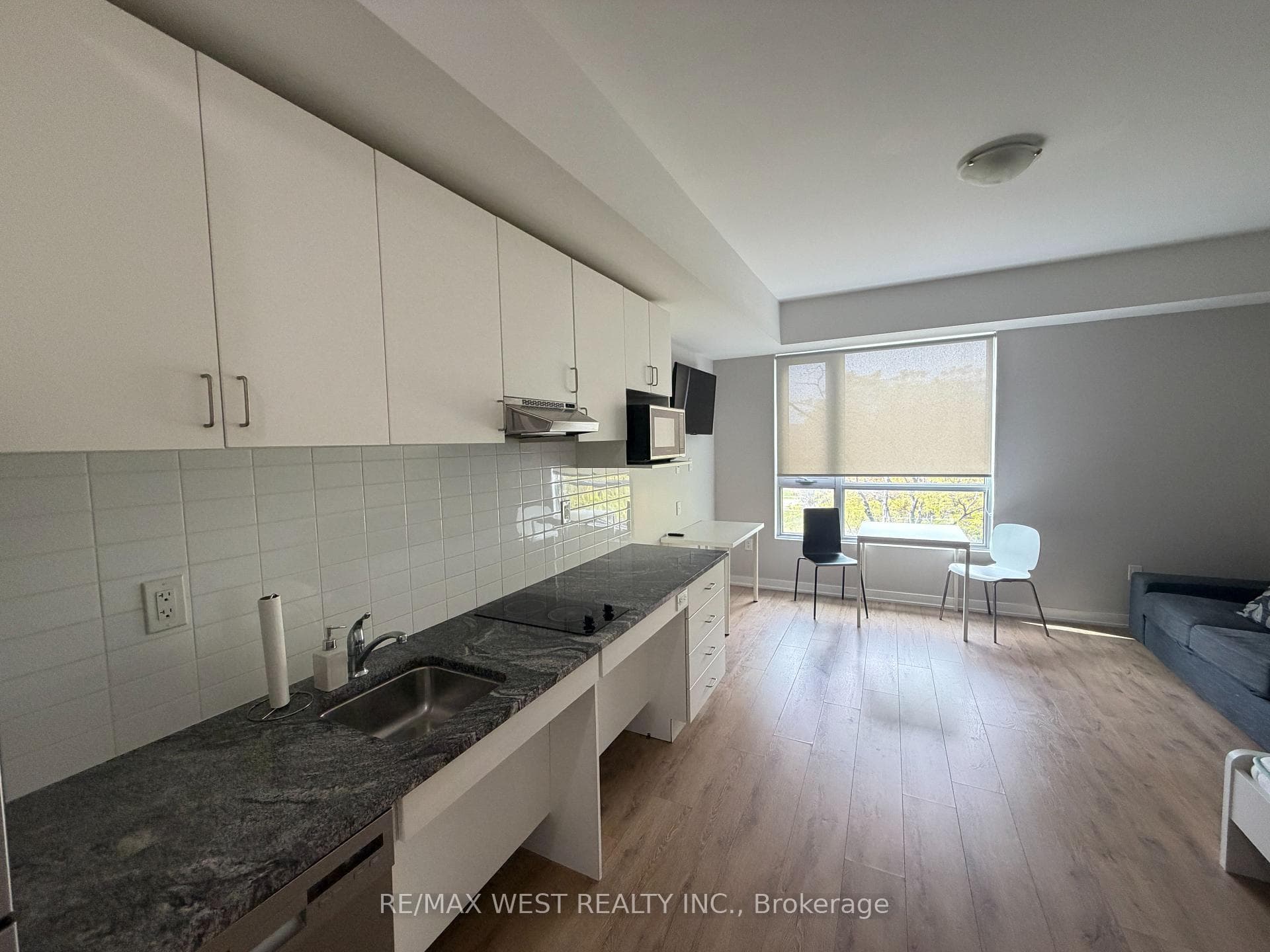 1800 Simcoe Street Unit 302 photo 11