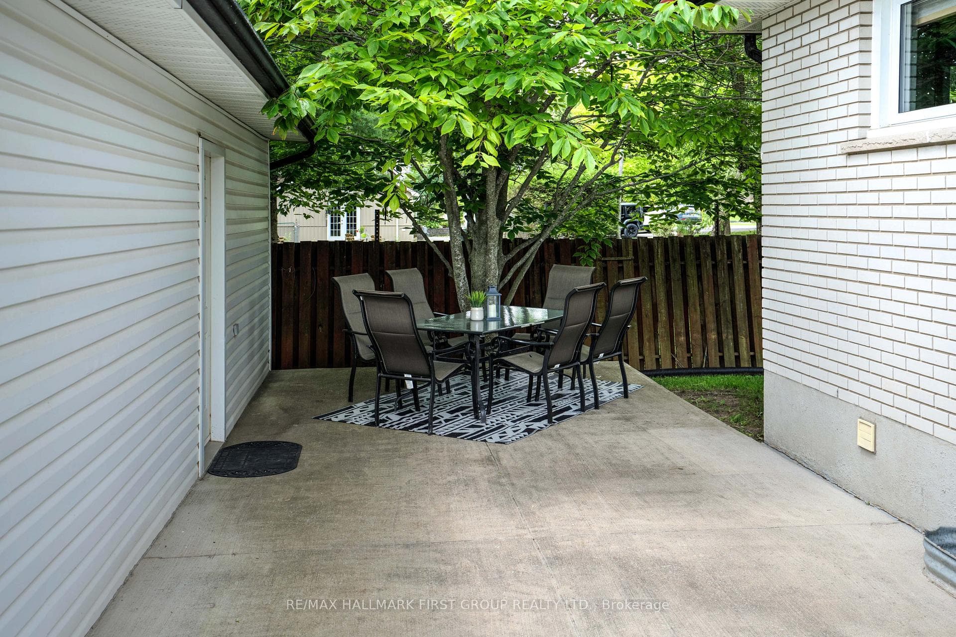 665 Collins Bay Road photo 35