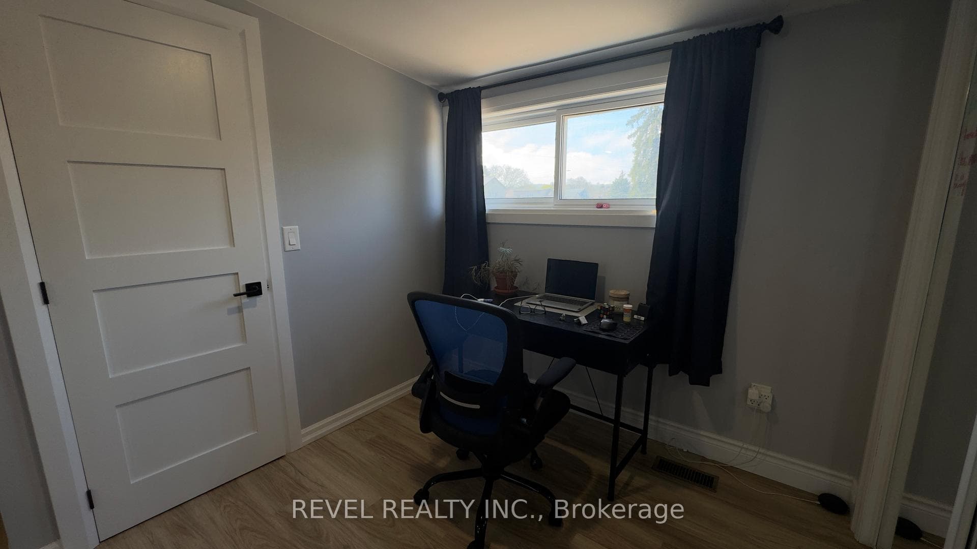 520 Cochrane Road Unit Upper Room photo 7