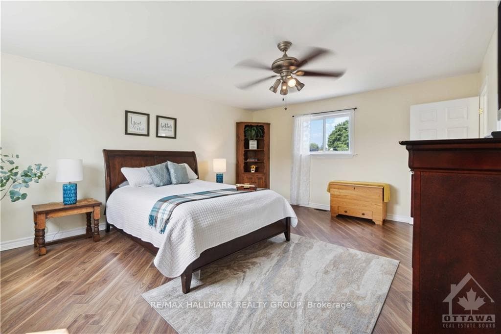 106 GEORGE Street photo 23