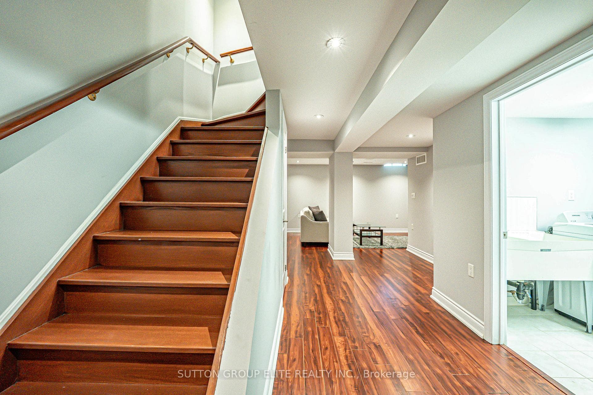 298 Fredericksburg Court photo 33