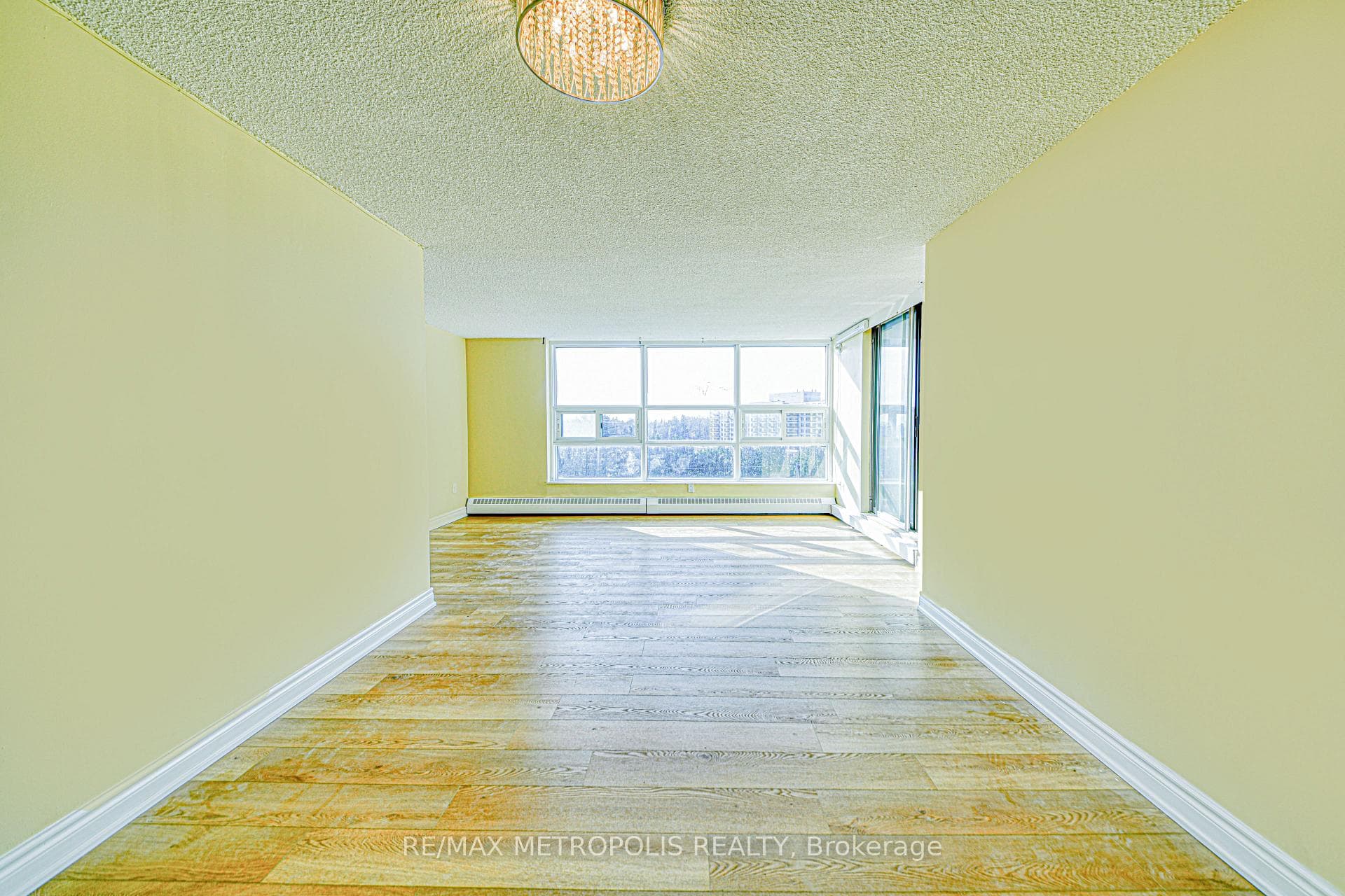 3380 Eglinton Avenue Unit 610 photo 5