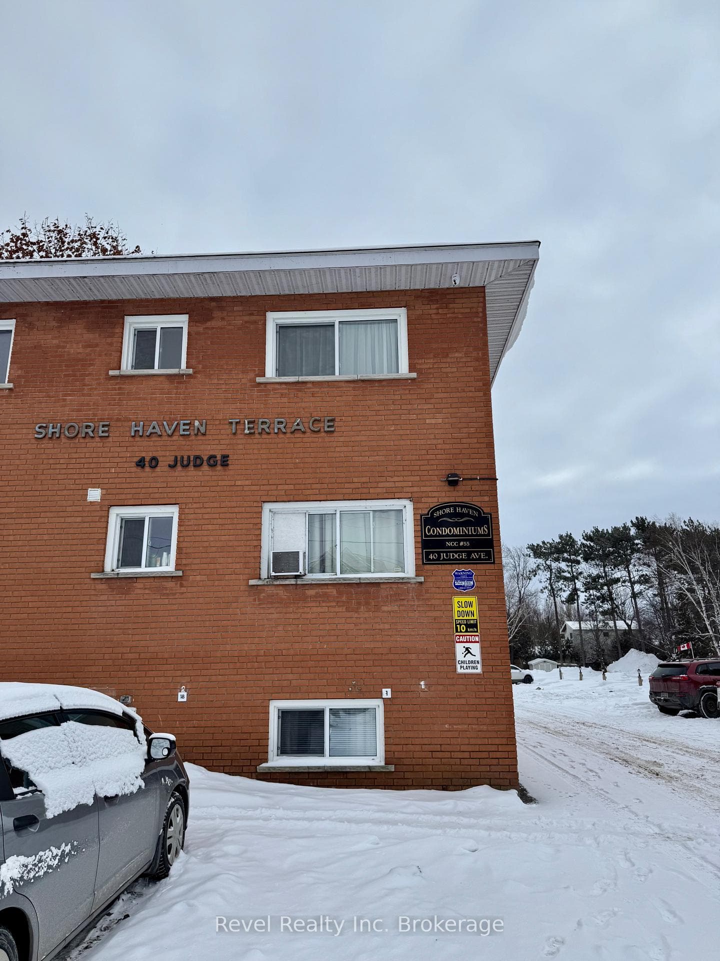 40 Judge Avenue Unit 11B photo 2