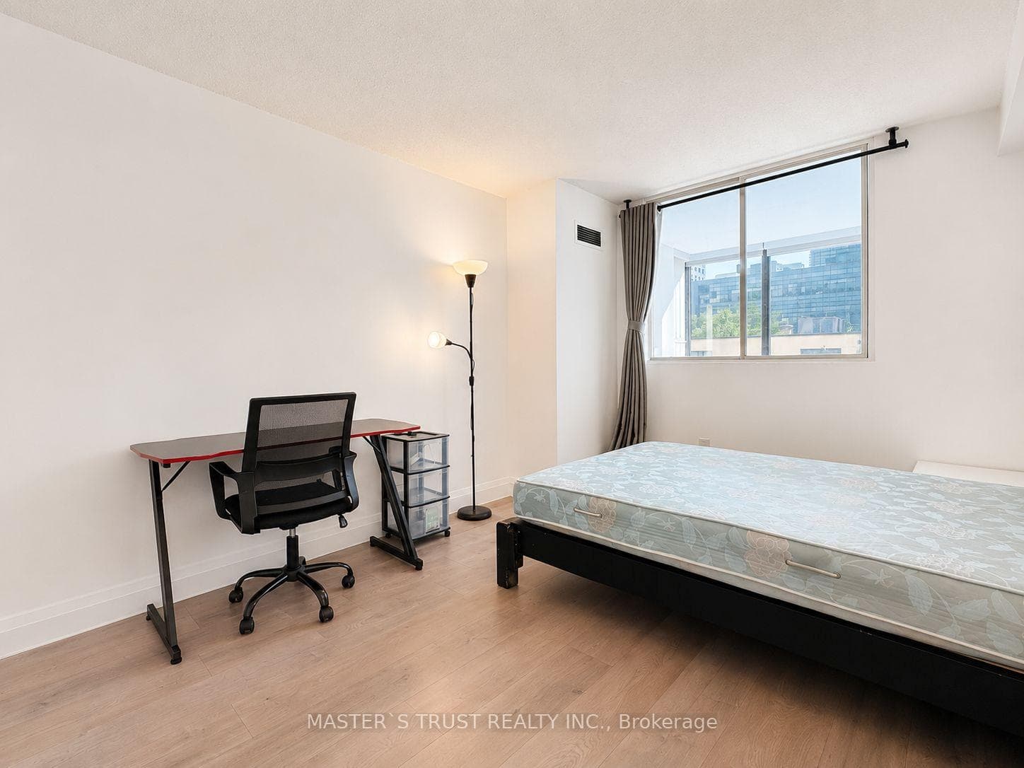 117 Gerrard Street Unit 413 photo 8