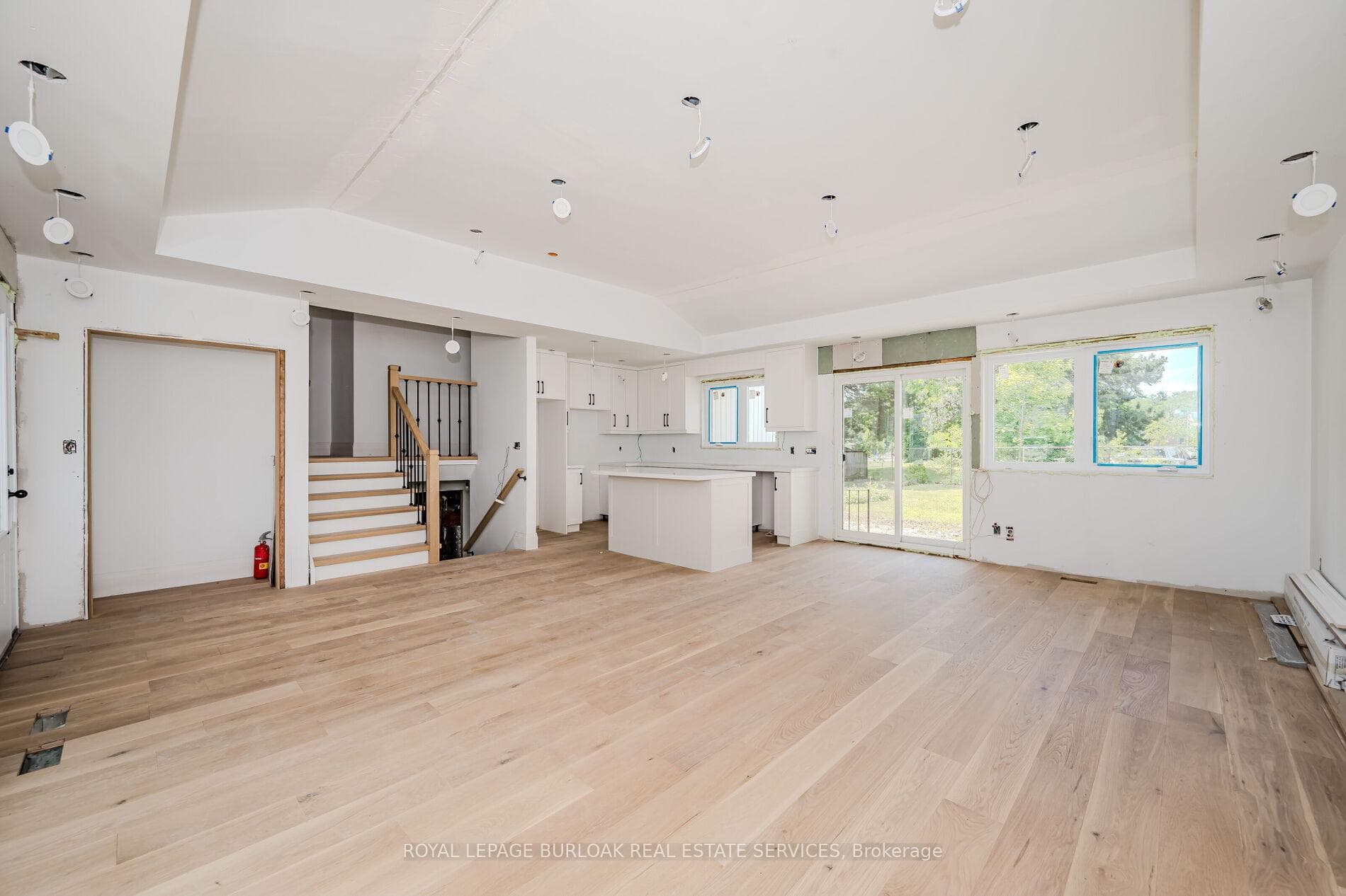 640 Dynes Road photo 9