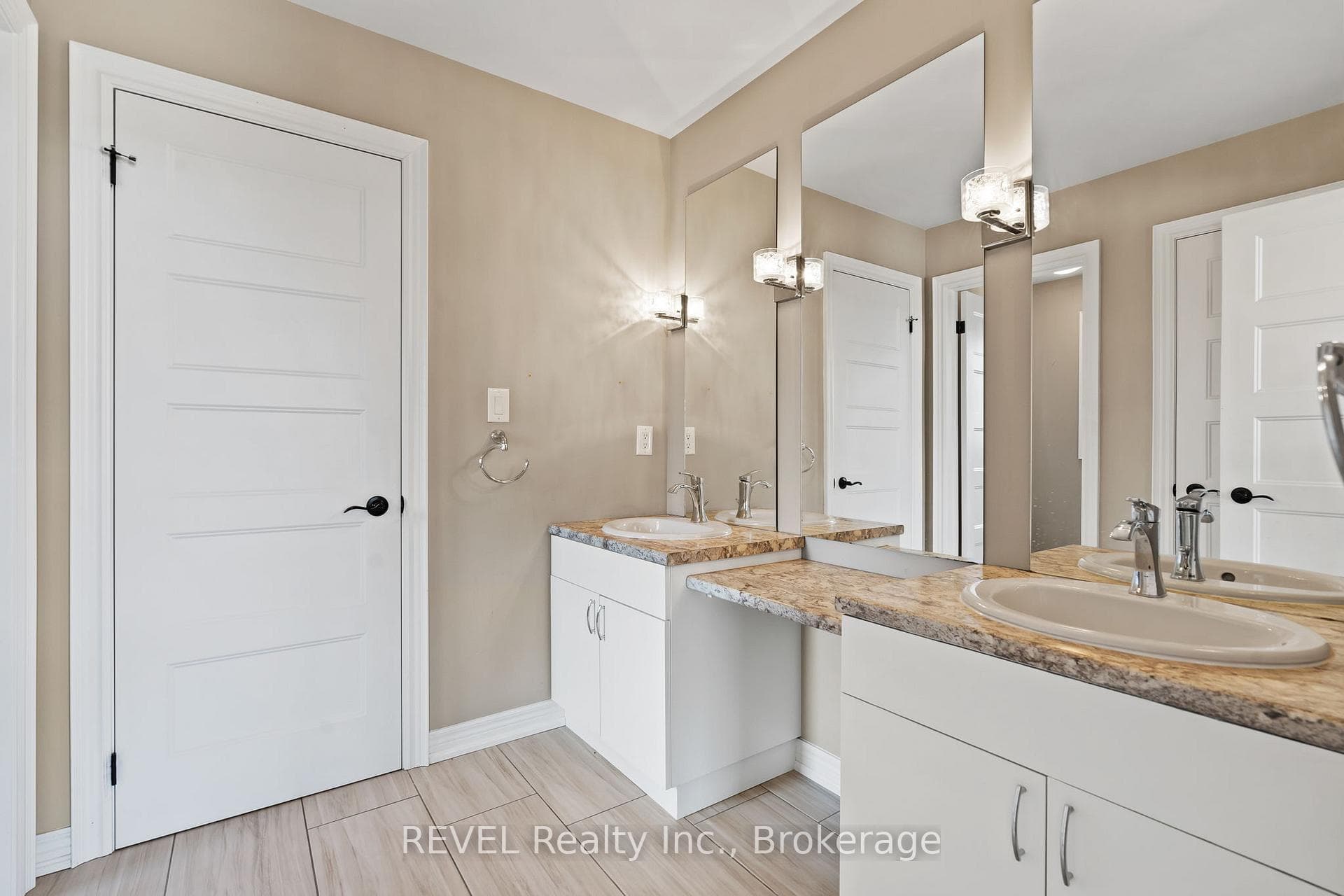 9208 Hendershot Boulevard photo 28