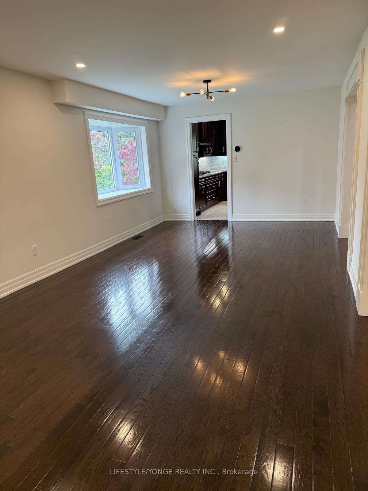 62 Pickett Crescent photo 6