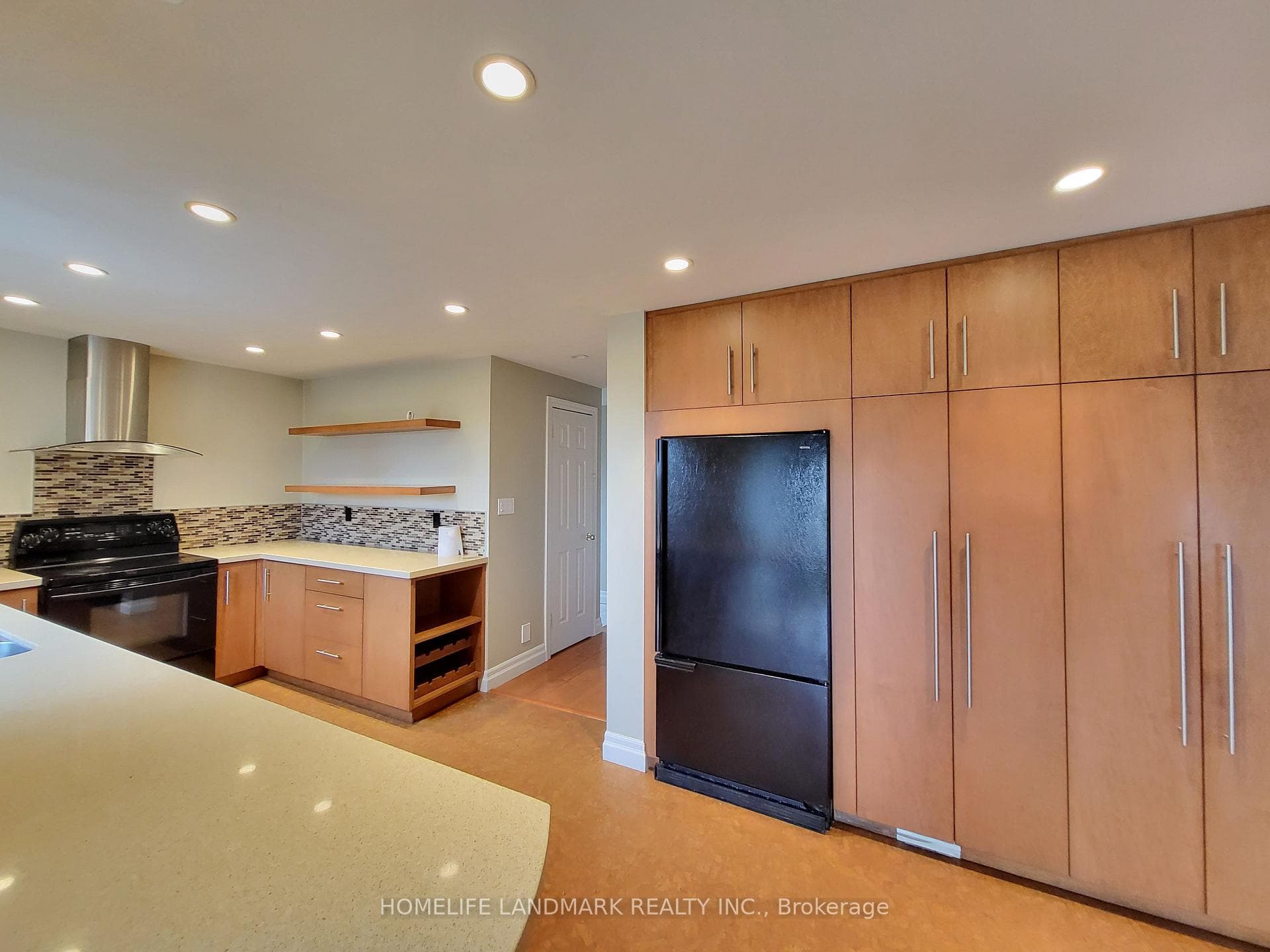107 Bolland Crescent photo 9
