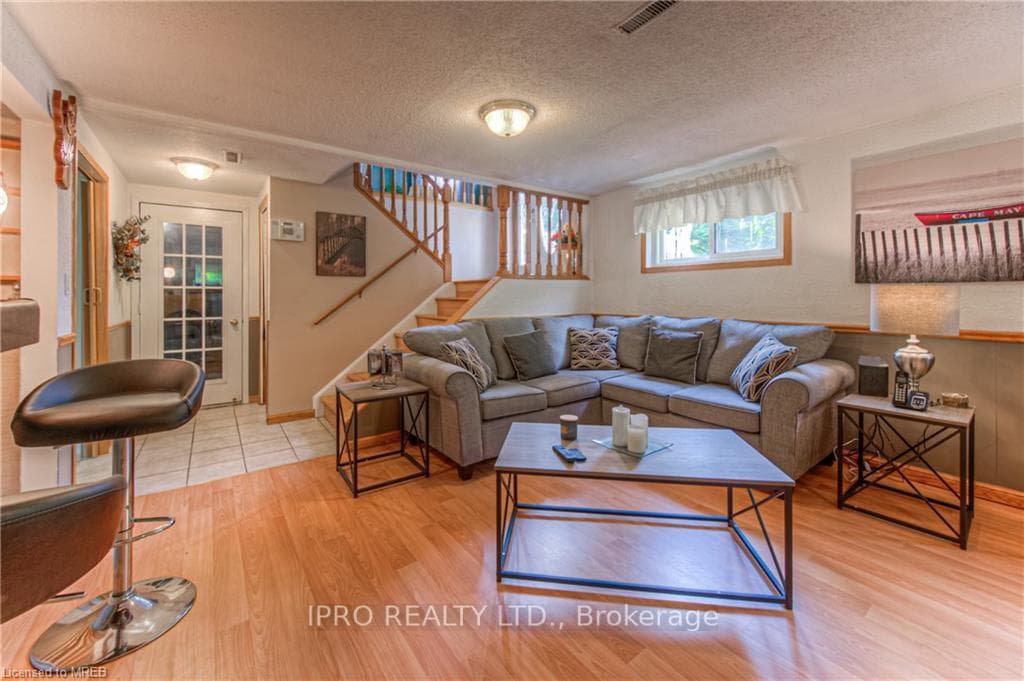 170 Wheatfield Crescent photo 22