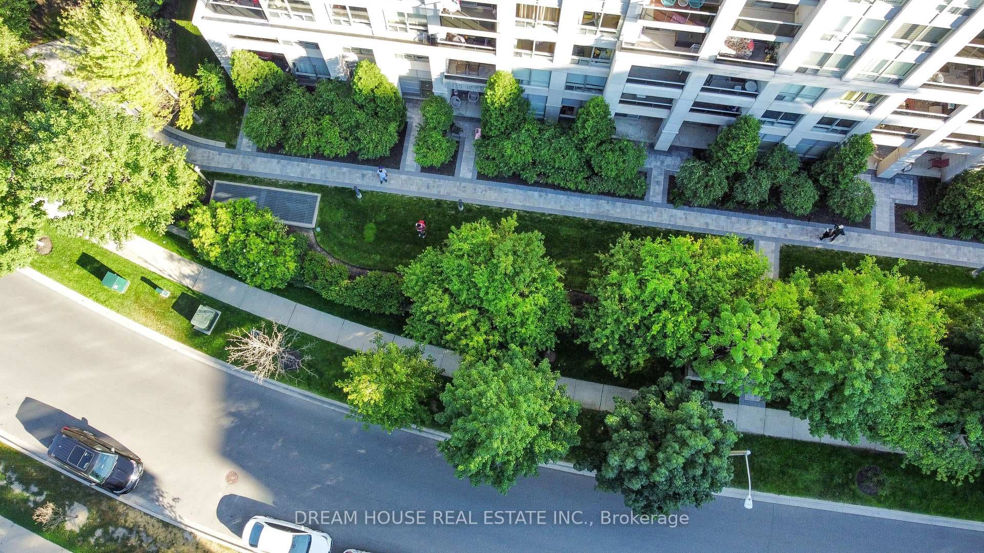 50 Disera Drive Unit 114 photo 30