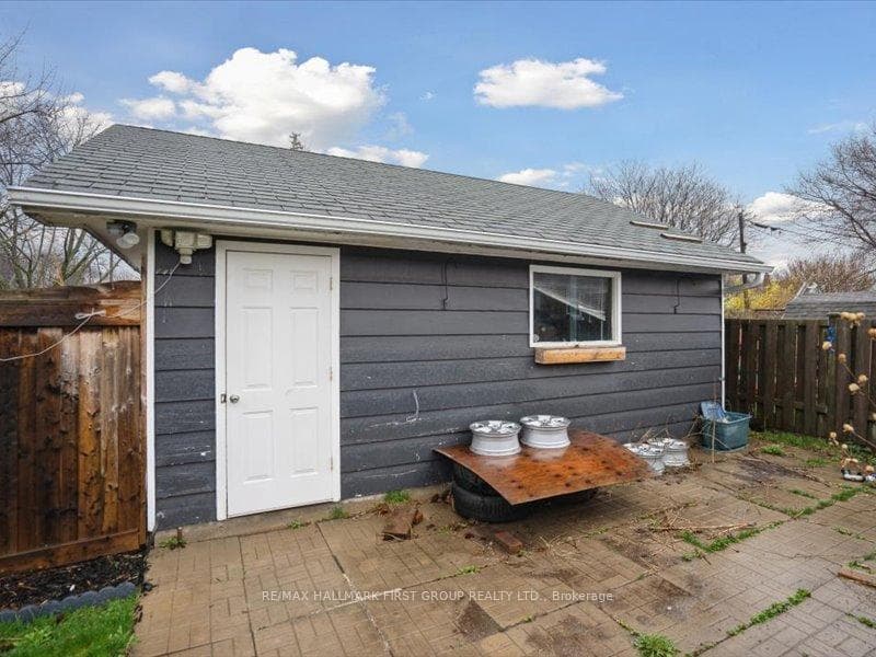 1.5 car garage