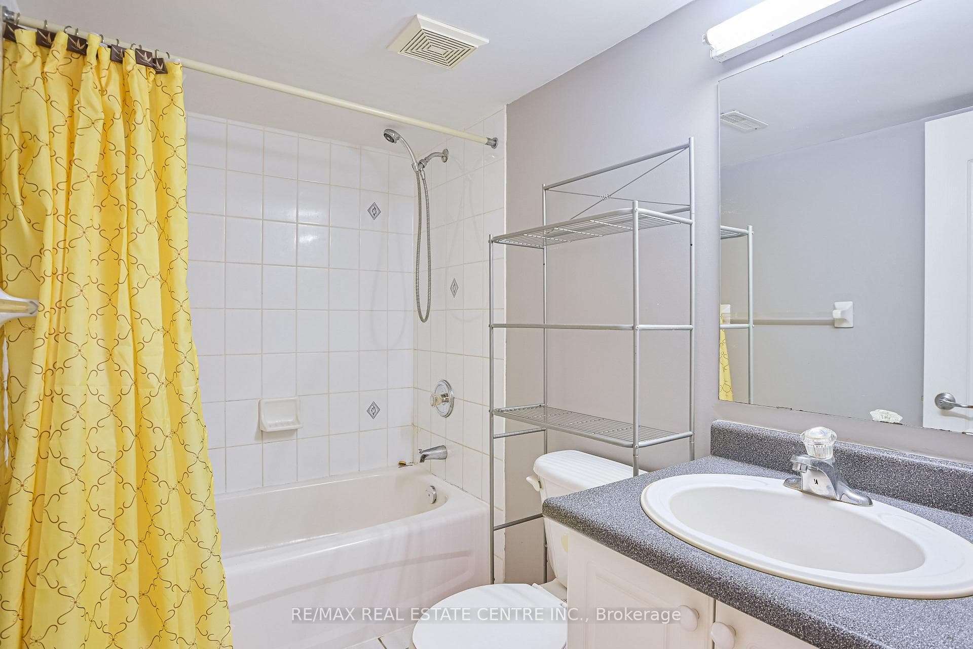 116 Cadillac Crescent photo 34