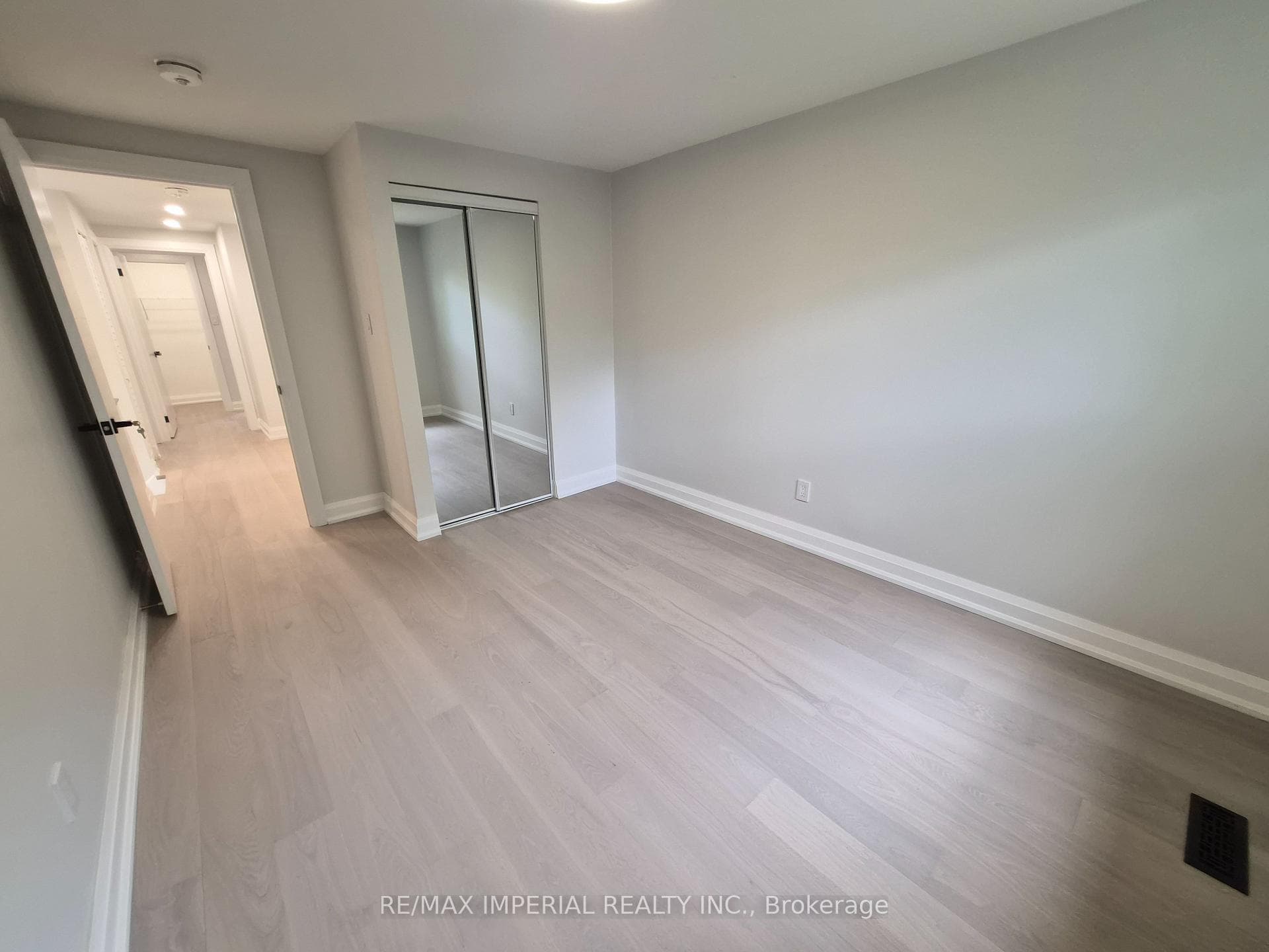 191 Avenue Road photo 30