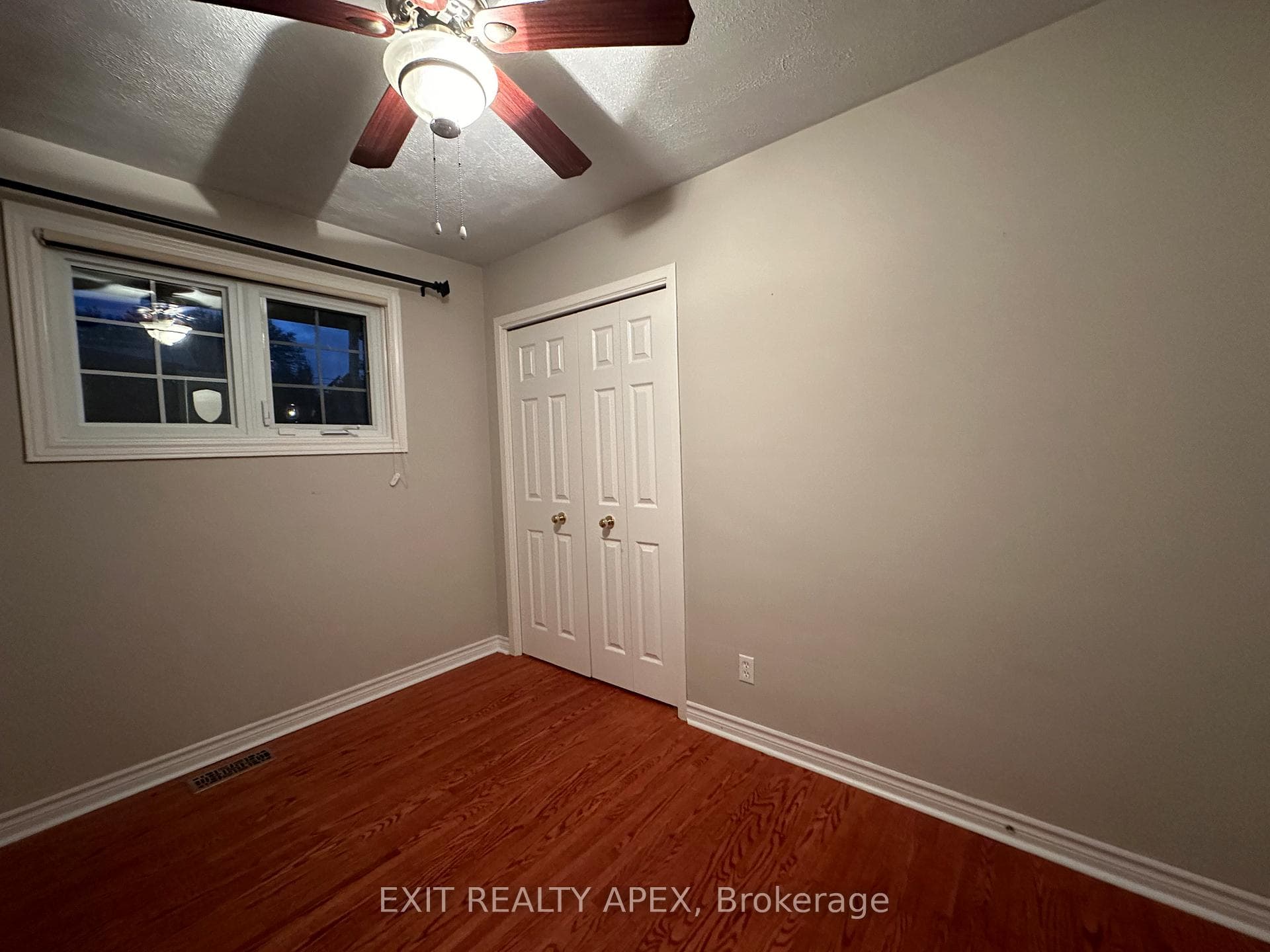 30 Churchill Avenue photo 19