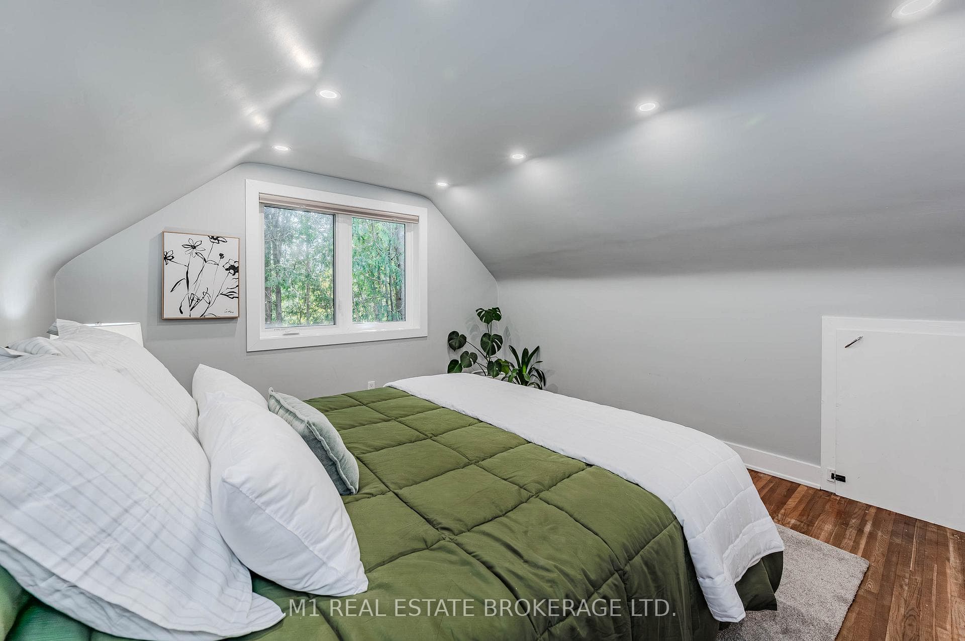 411 Wilson Street photo 23