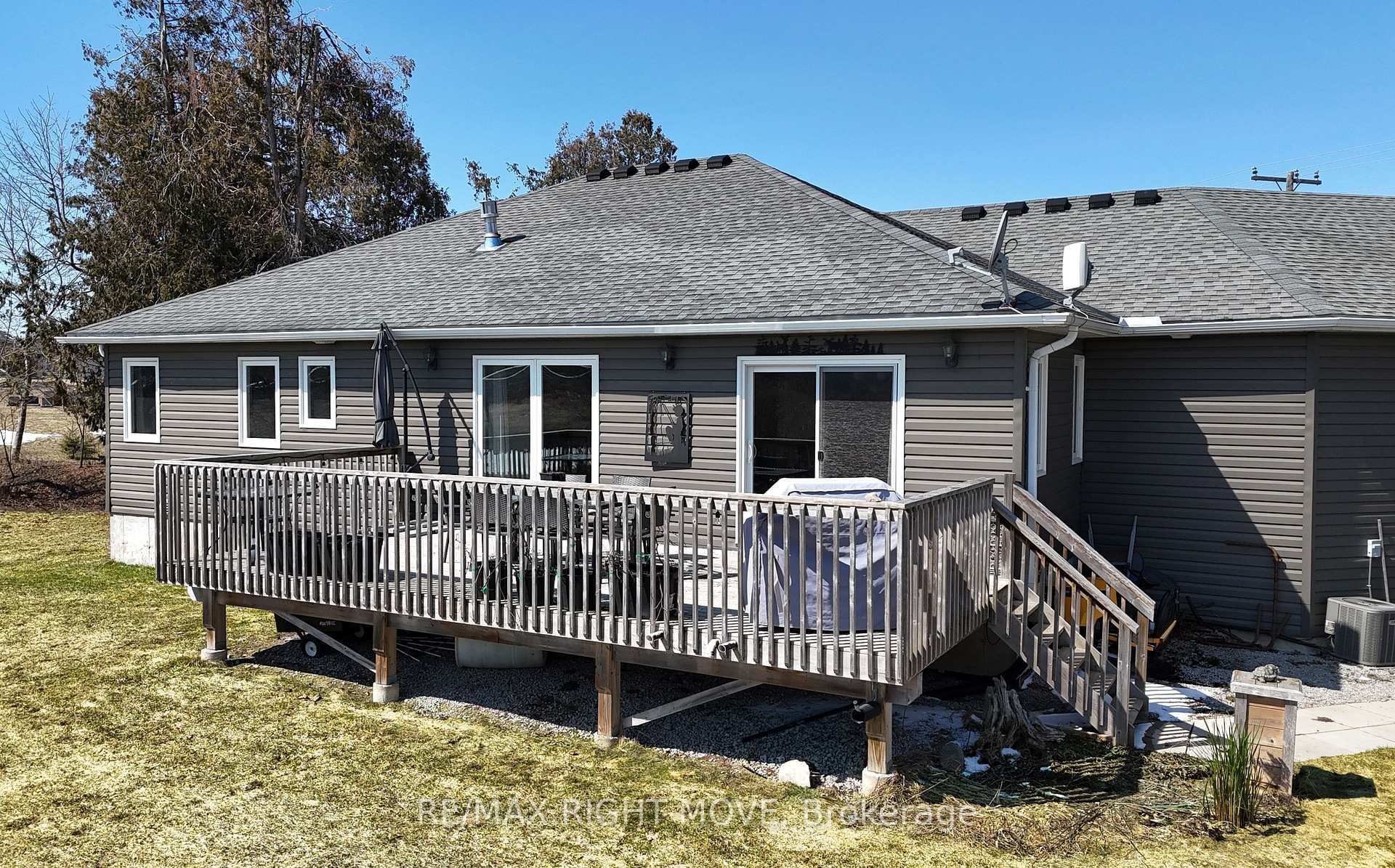Good sized back deck