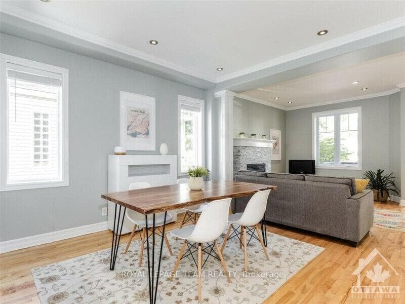 572 COLE Avenue photo 3