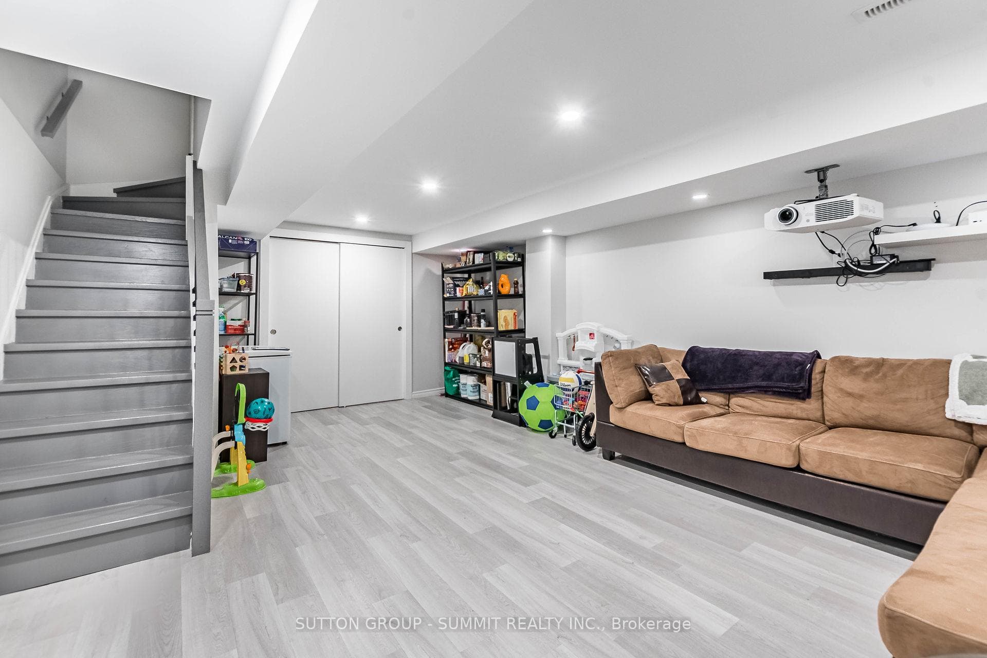 2779 GANANOQUE Drive Unit 44 photo 24