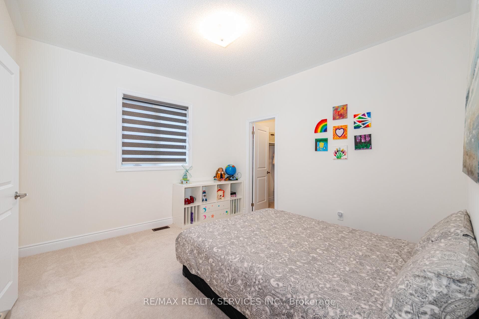 40 Lowell Crescent photo 23