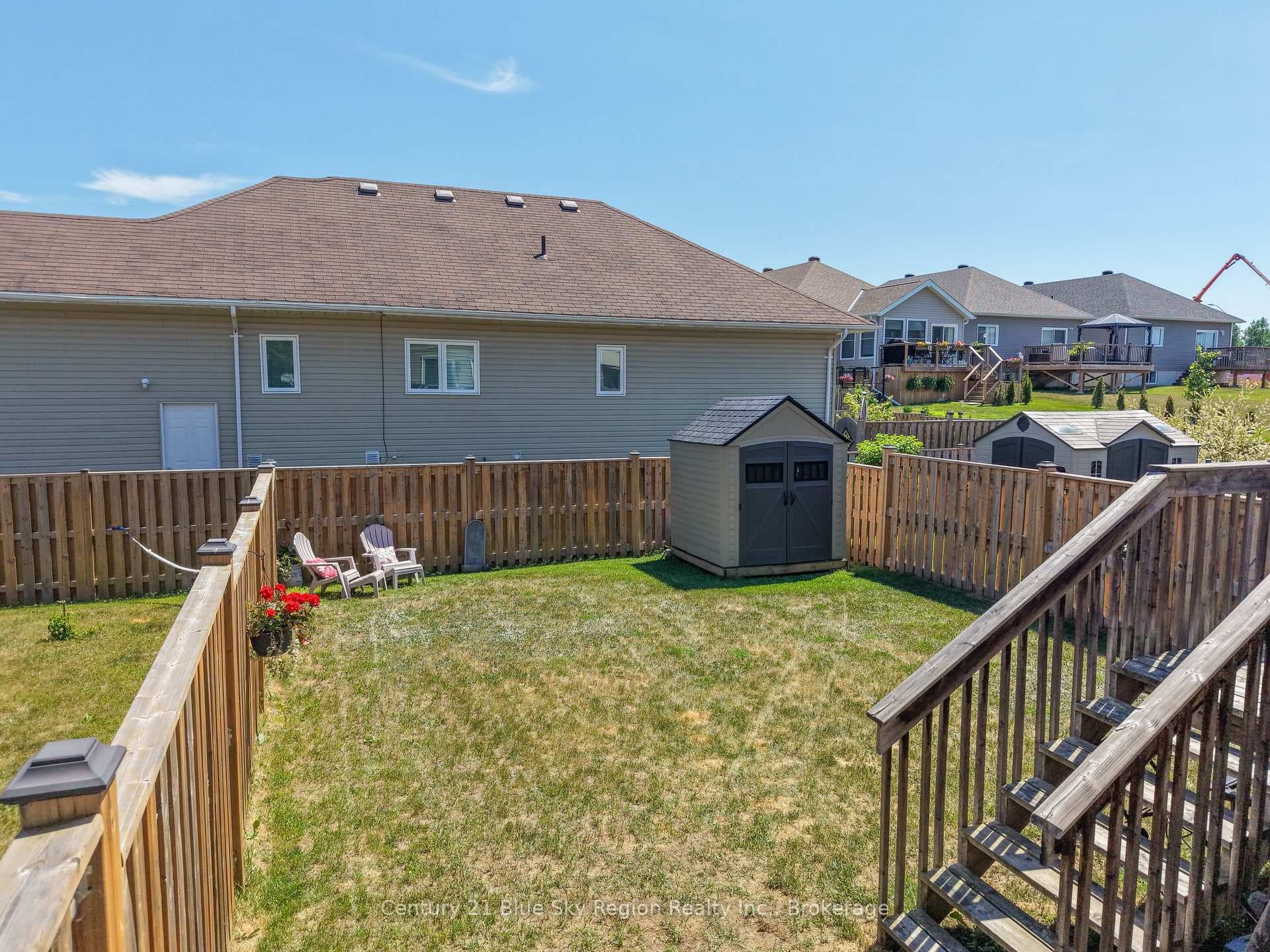 493 Norman Avenue photo 5