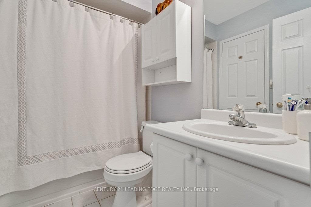25 Mondeo Drive photo 28