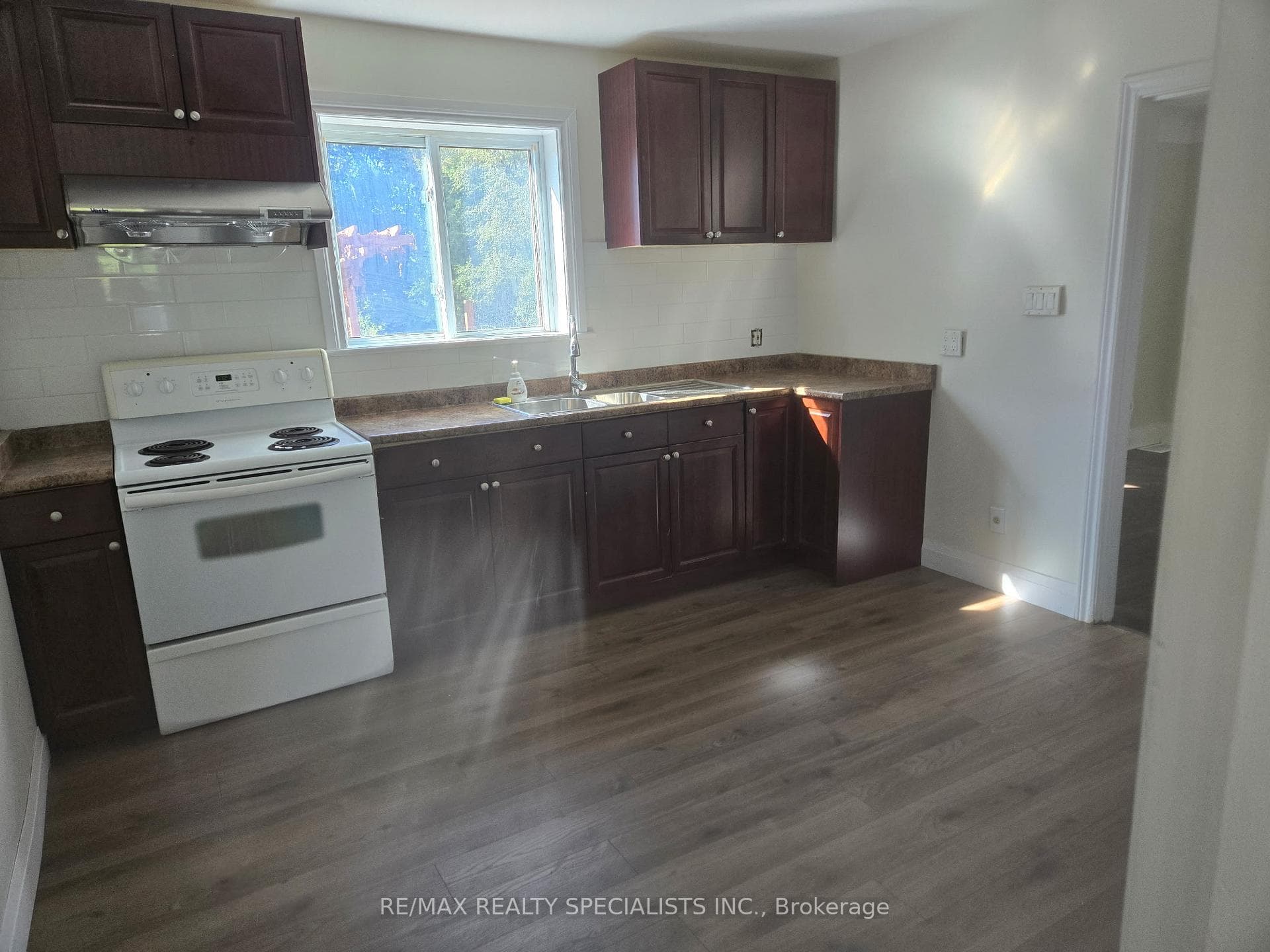 970 Concession Street photo 22