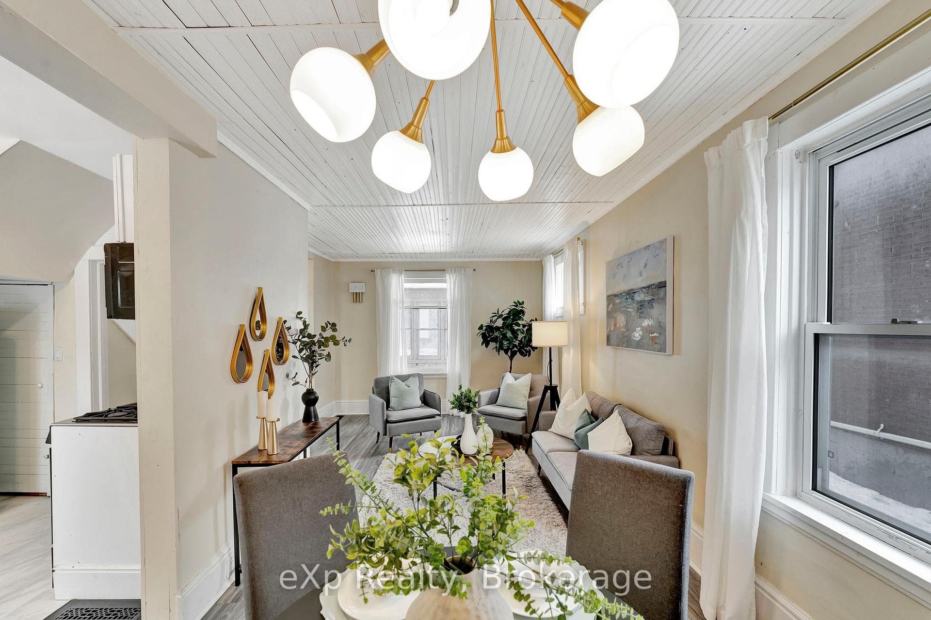 385 DOURO Street photo 8