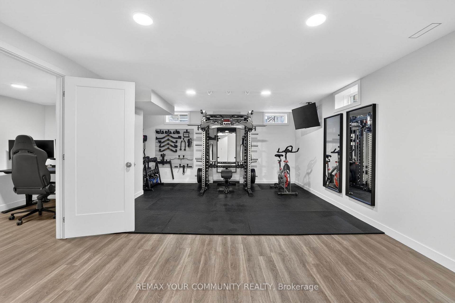 668 West Park Avenue photo 34